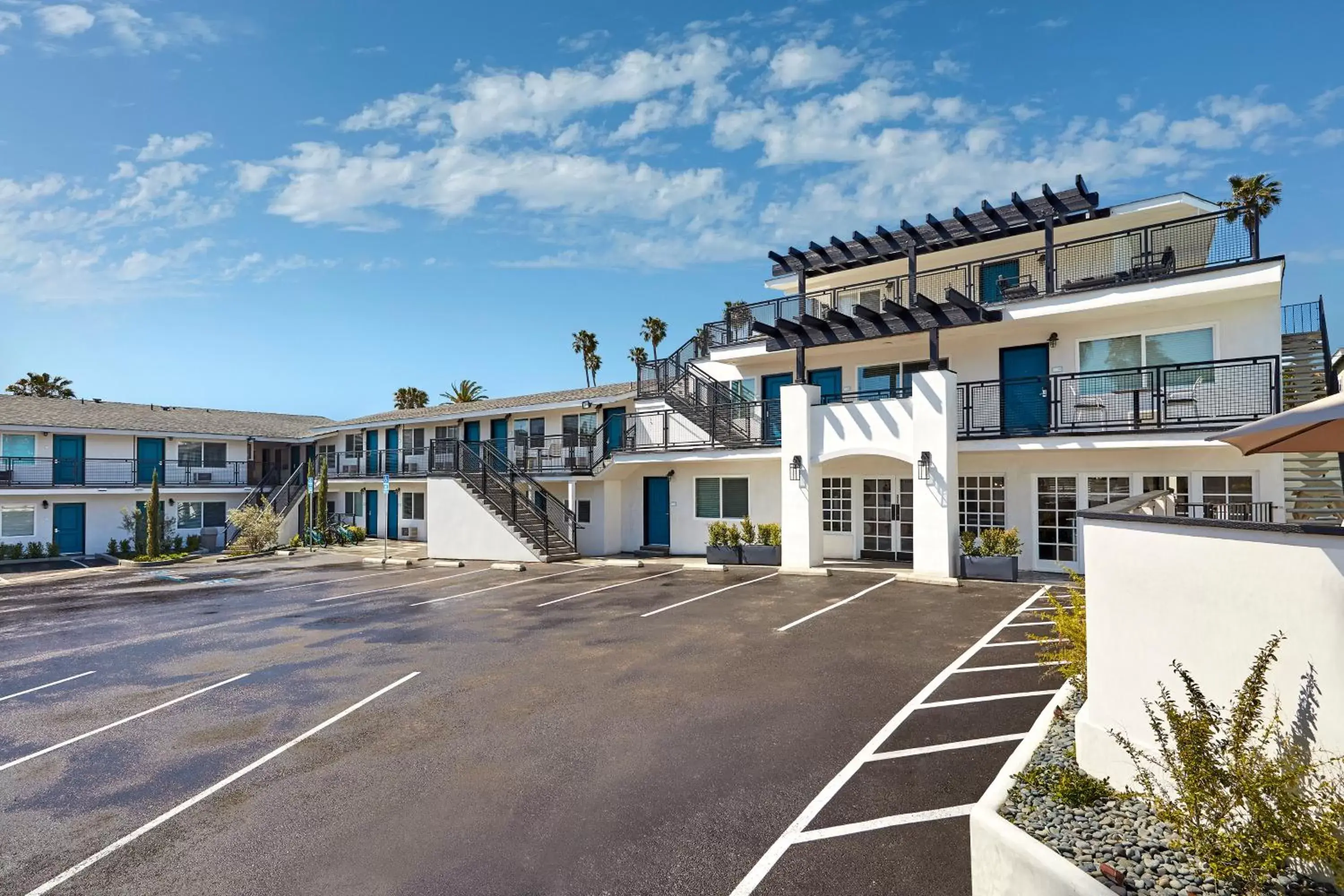 Facade/entrance, Property Building in The Shoal Hotel La Jolla Beach