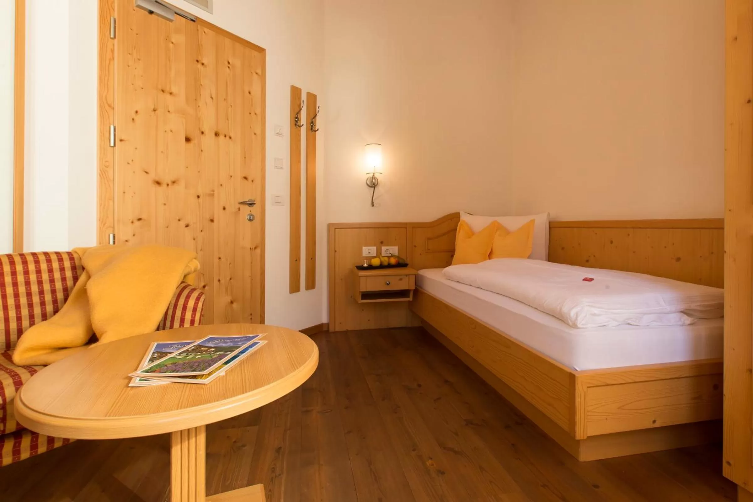 Photo of the whole room, Bed in Berghotel Johanneshof