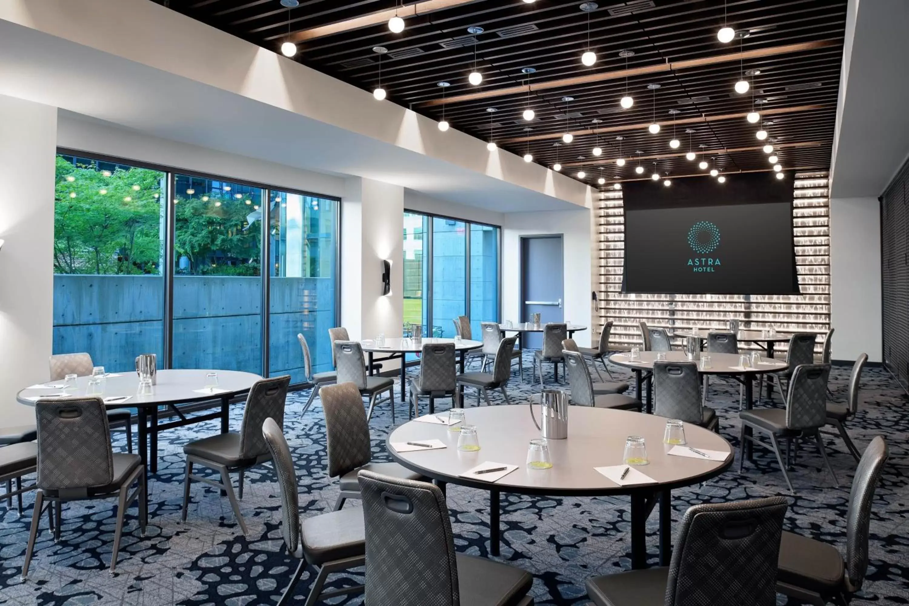Meeting/conference room in Astra Hotel, Seattle, A Tribute Portfolio Hotel by Marriott