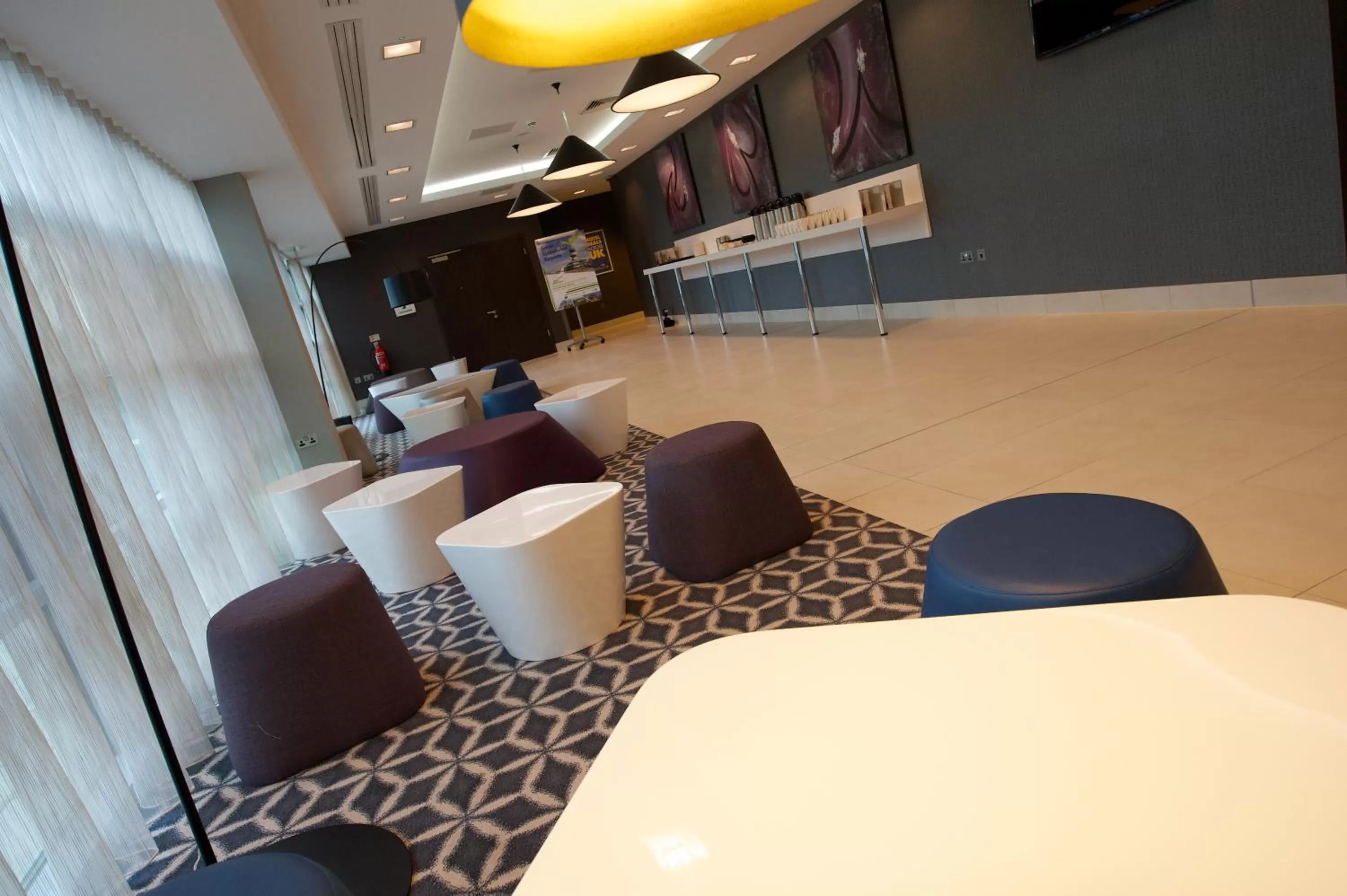 Lobby or reception in Holiday Inn Southend by IHG