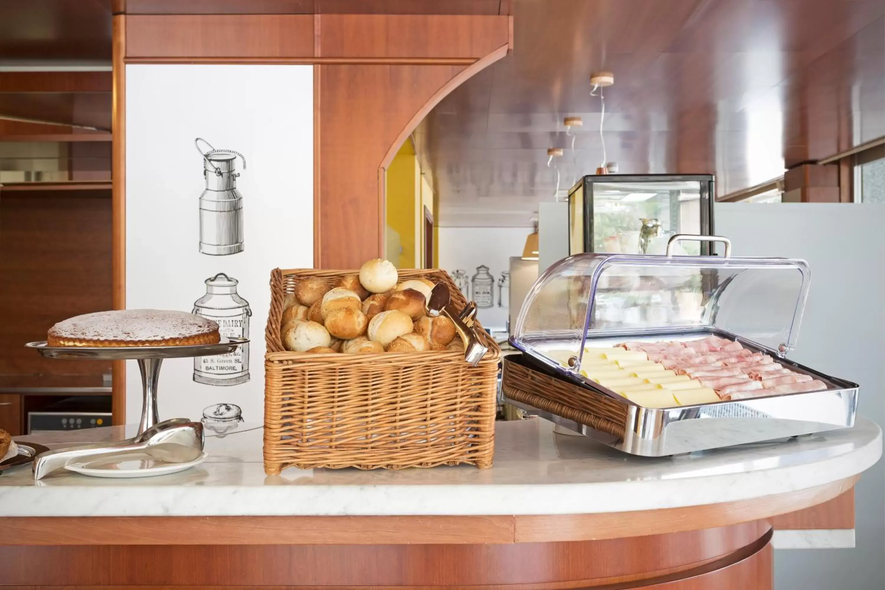 Continental breakfast, Food in B&B Hotel Modena