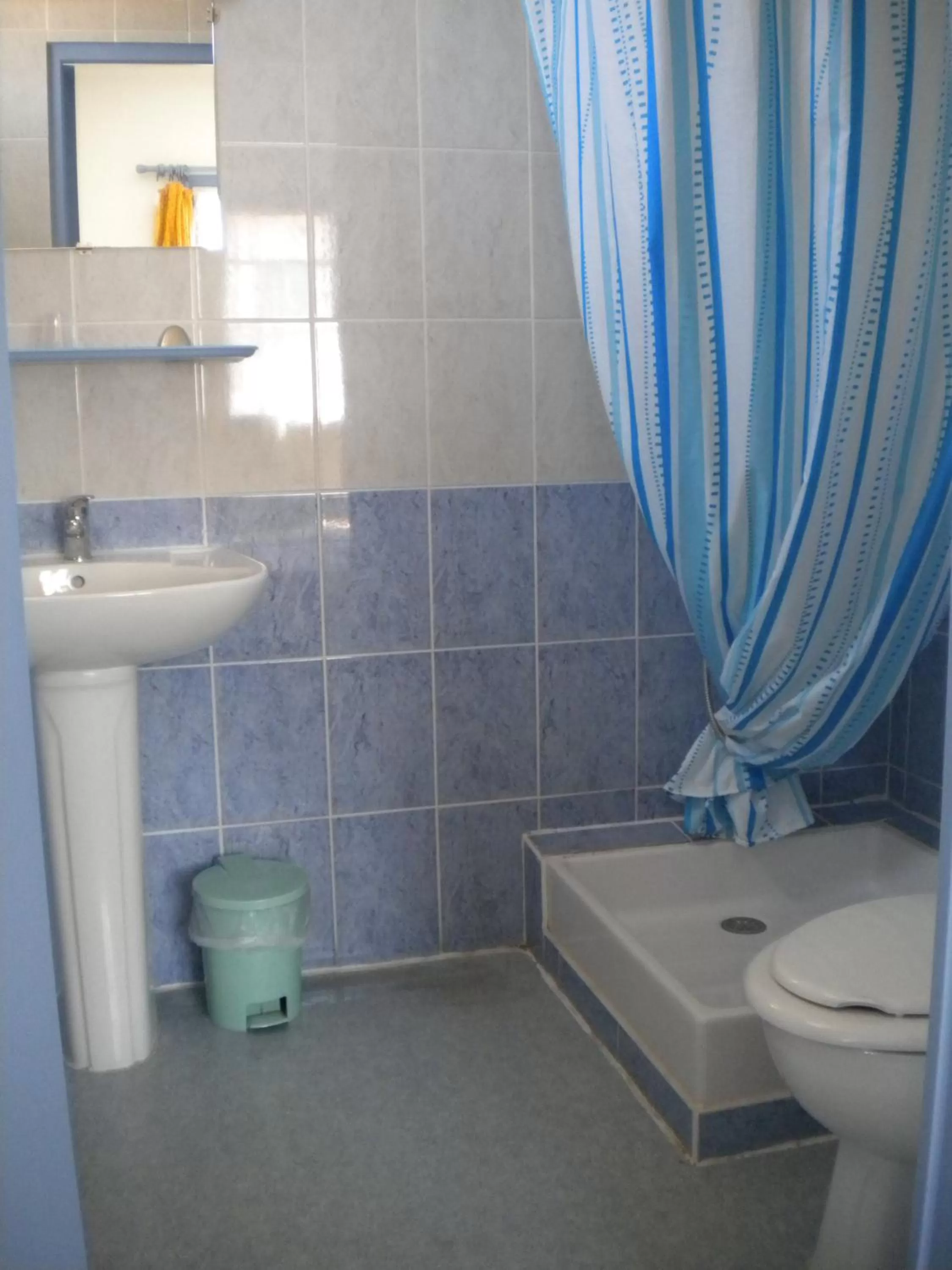 Bathroom in L 'Acropole