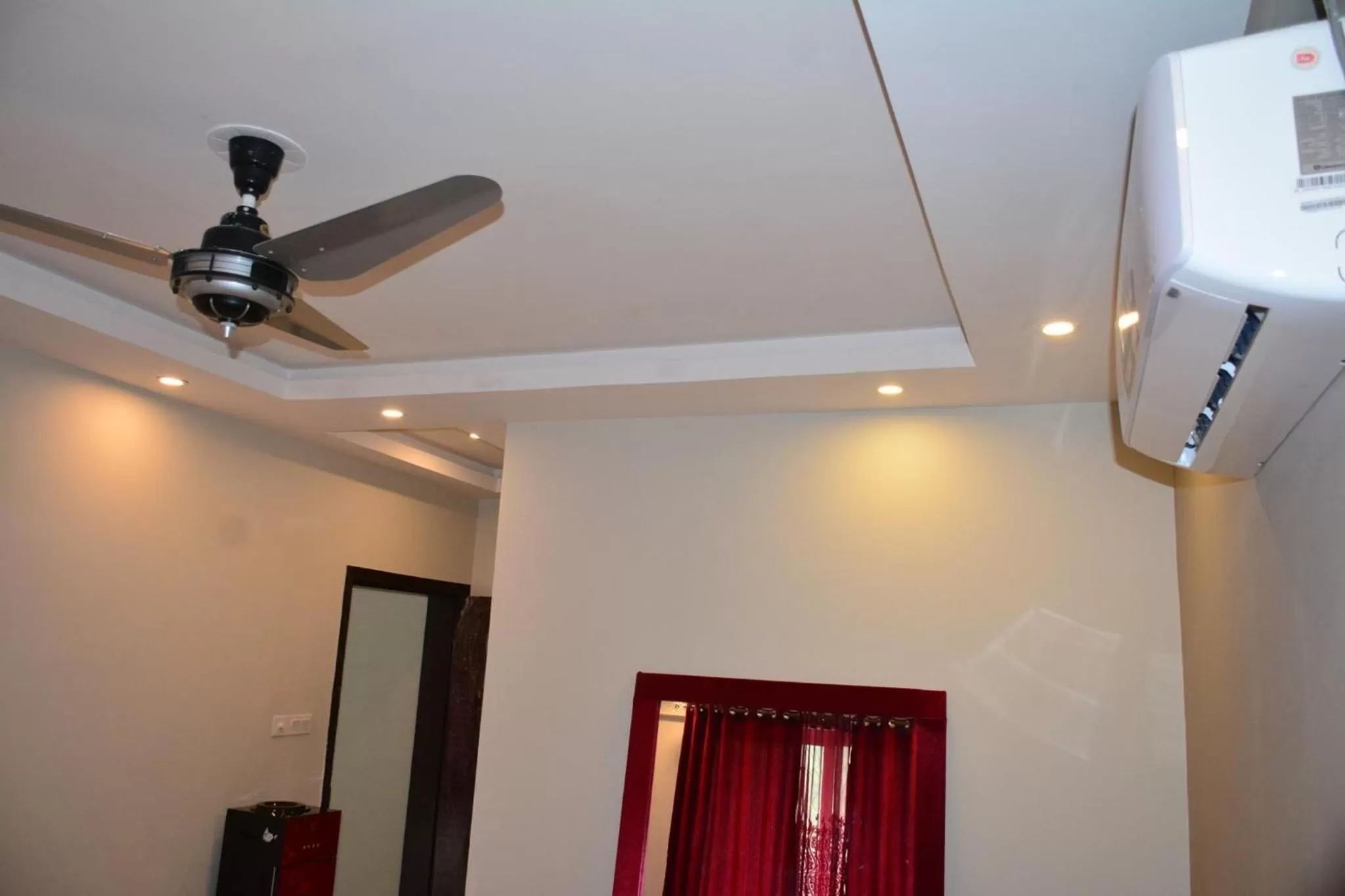 air conditioner in Hotel La Orilla Muzaffarabad