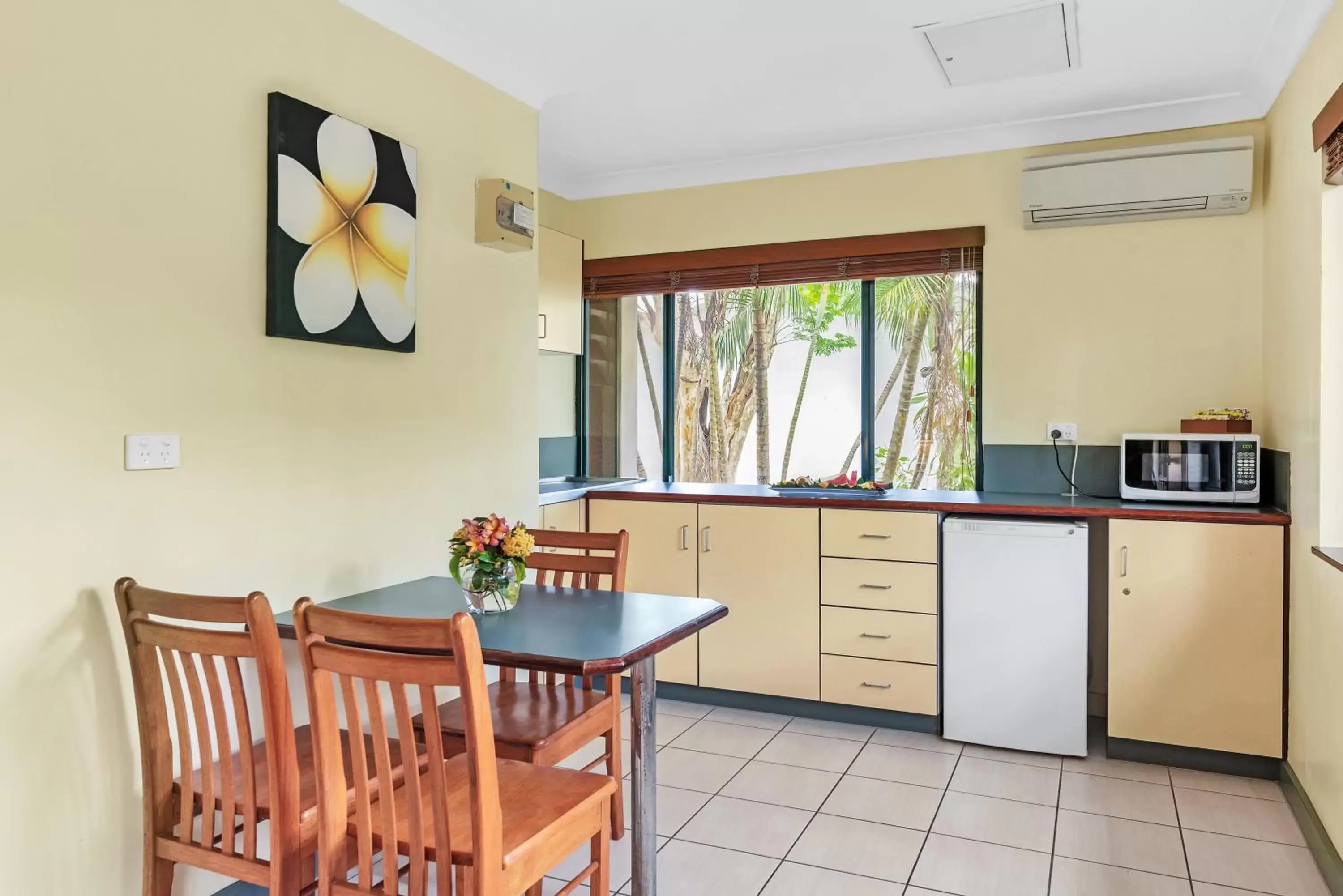 Kitchen or kitchenette, Kitchen/Kitchenette in Bay Village Tropical Retreat & Apartments