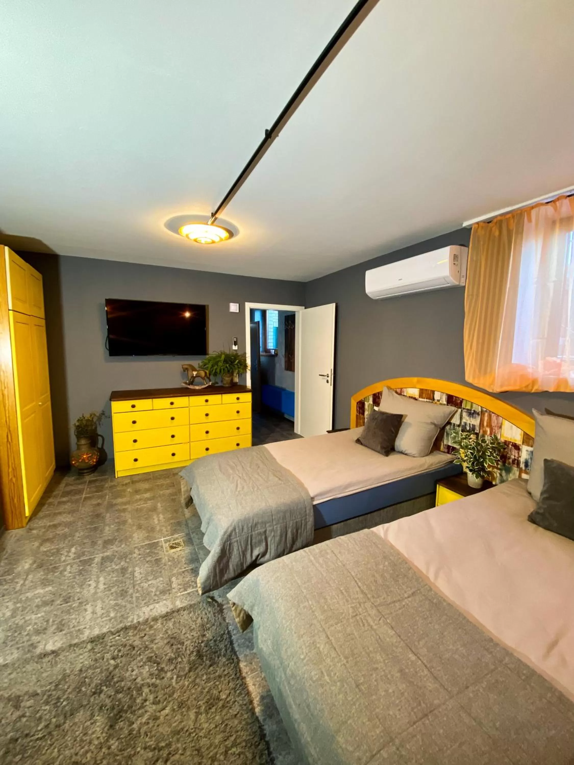 Communal lounge/ TV room, Bed in Komfort Zone