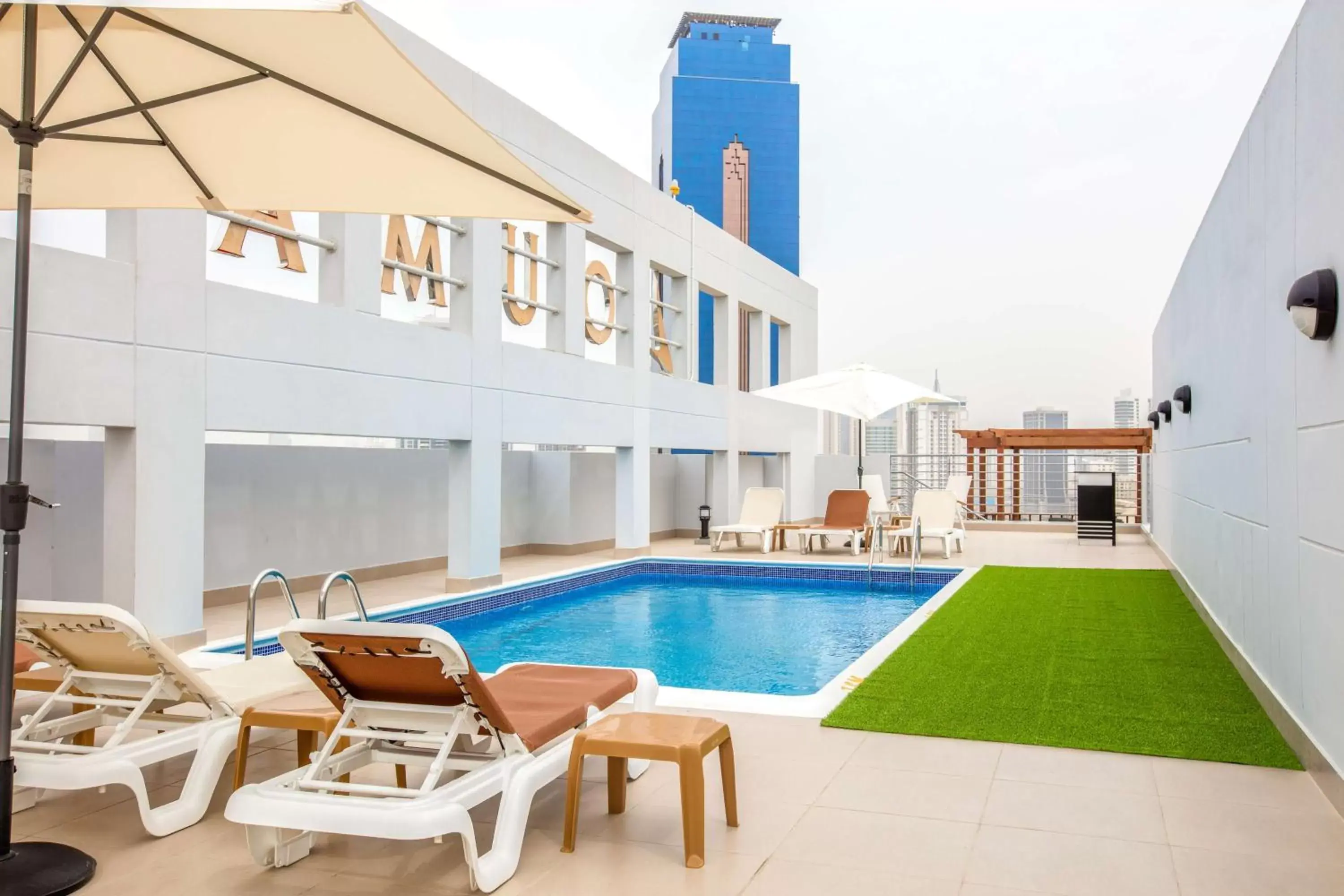 Pool view, Swimming Pool in Loumage Suites and Spa