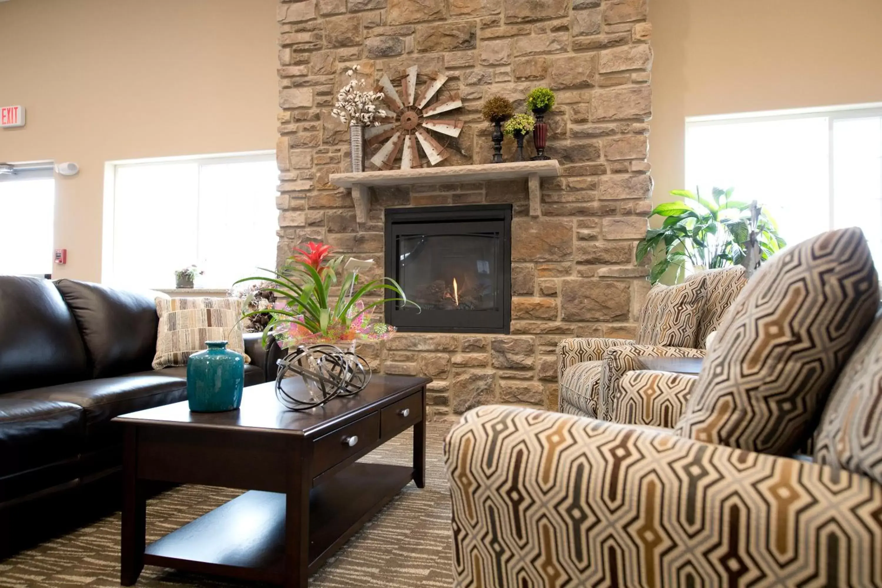 Lobby or reception, Seating Area in Cobblestone Inn & Suites – Manchester