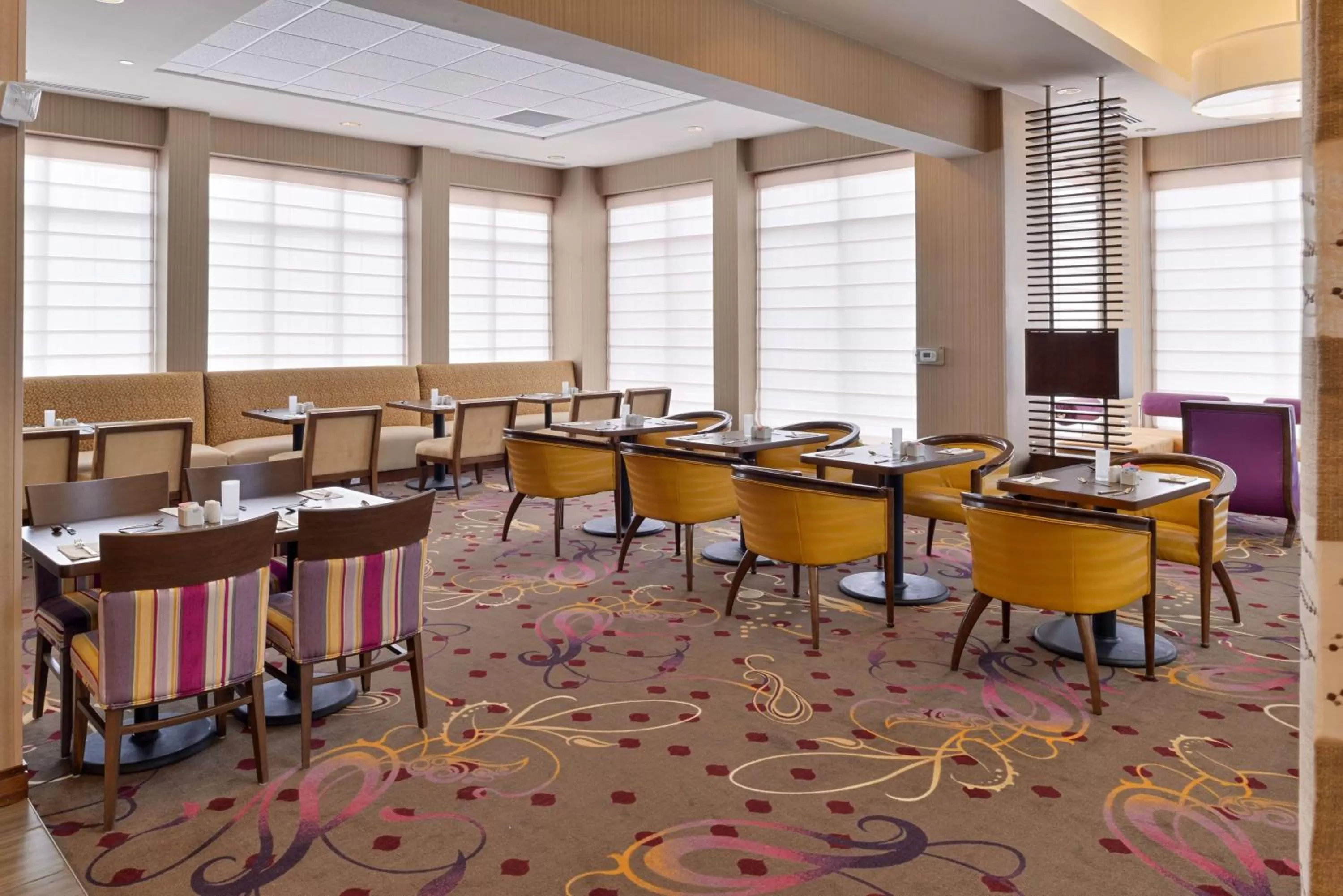 Restaurant/places to eat in Hilton Garden Inn Hobbs