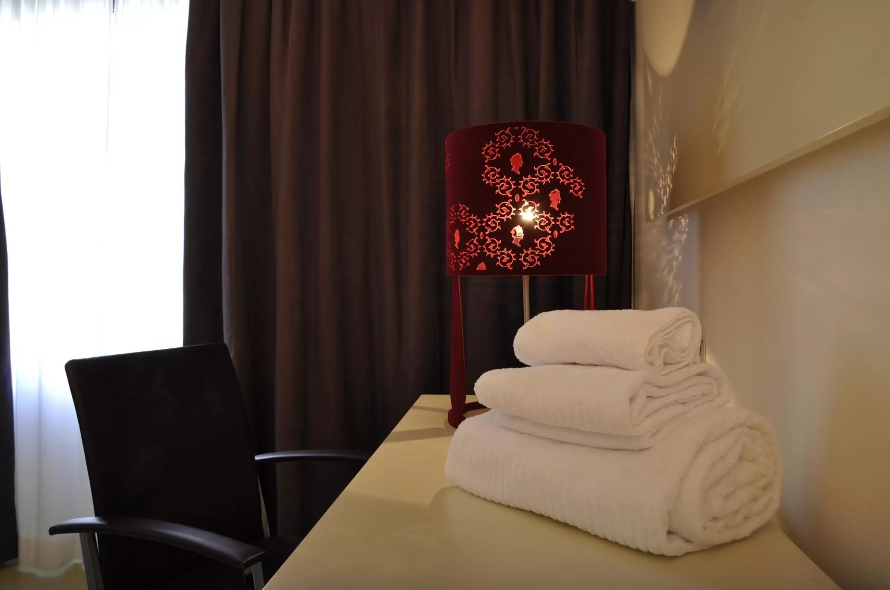 Bathroom, Seating Area in Hotel Poseidon