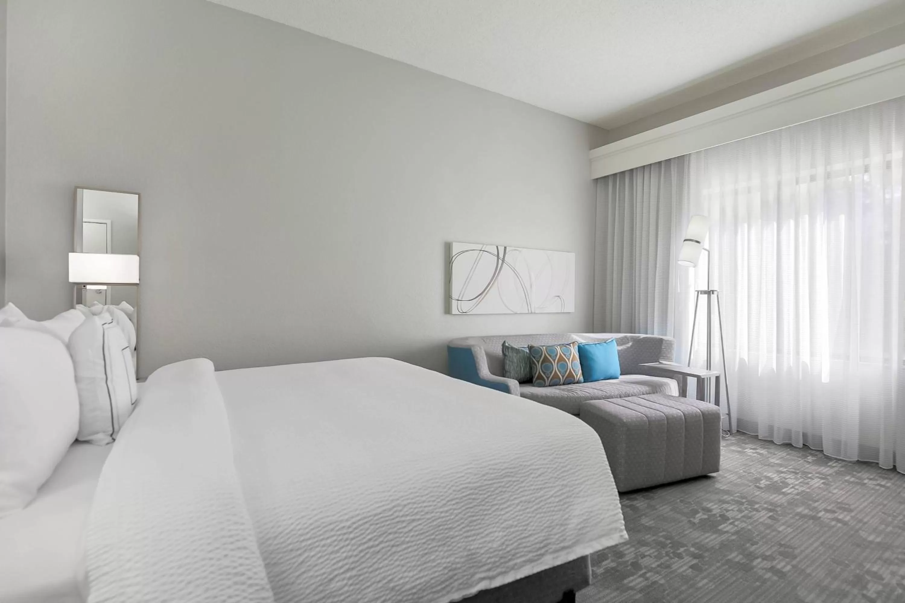 Photo of the whole room, Bed in Courtyard Tampa Brandon