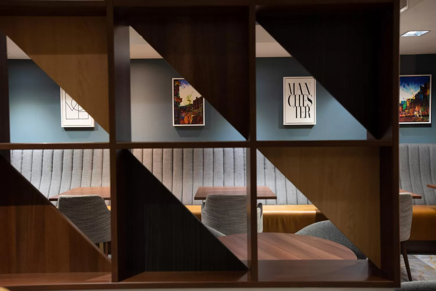 Coffee/tea facilities, Bed in Crowne Plaza Manchester City Centre by IHG