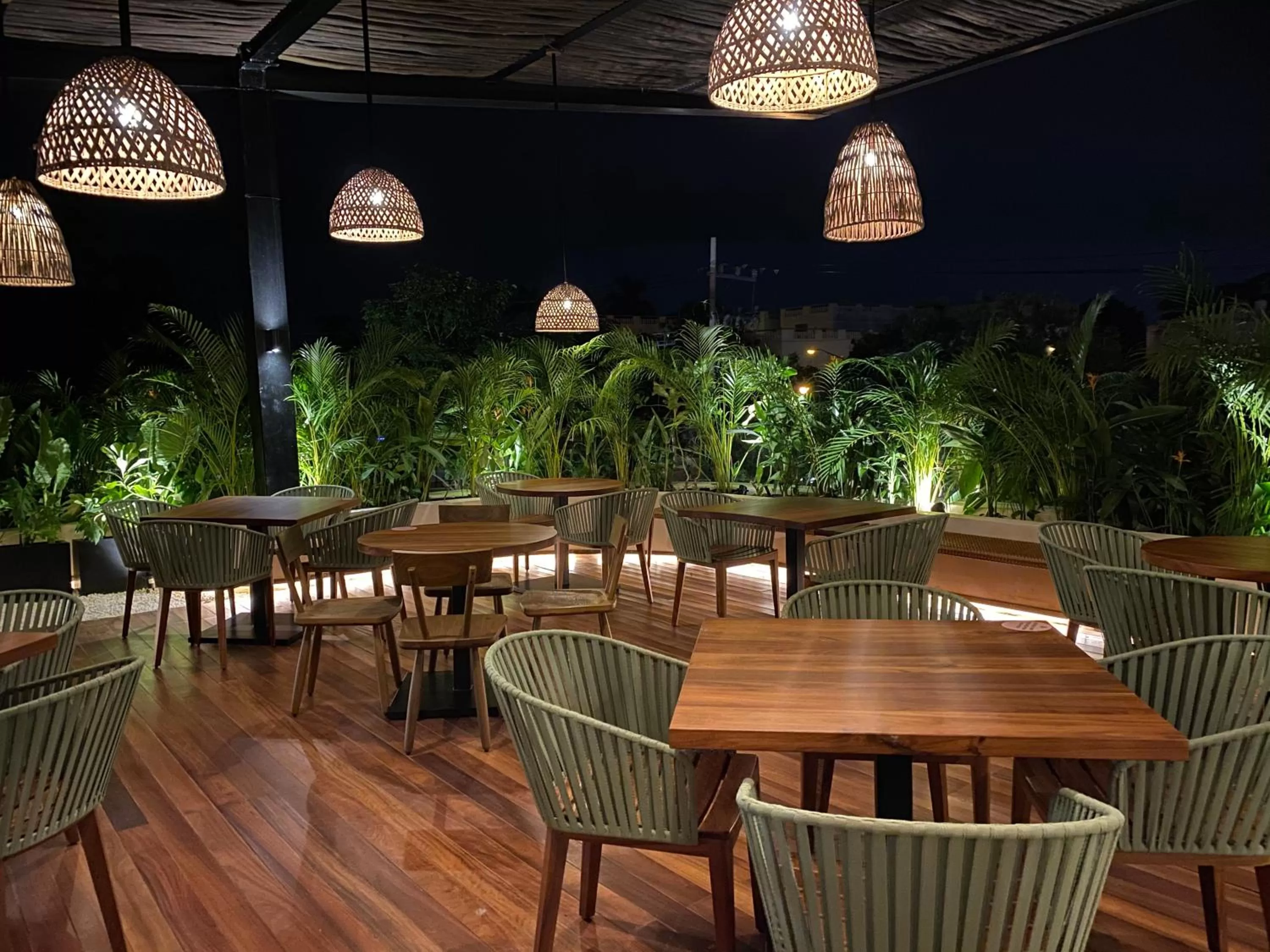 Restaurant/places to eat in Las Brisas Merida