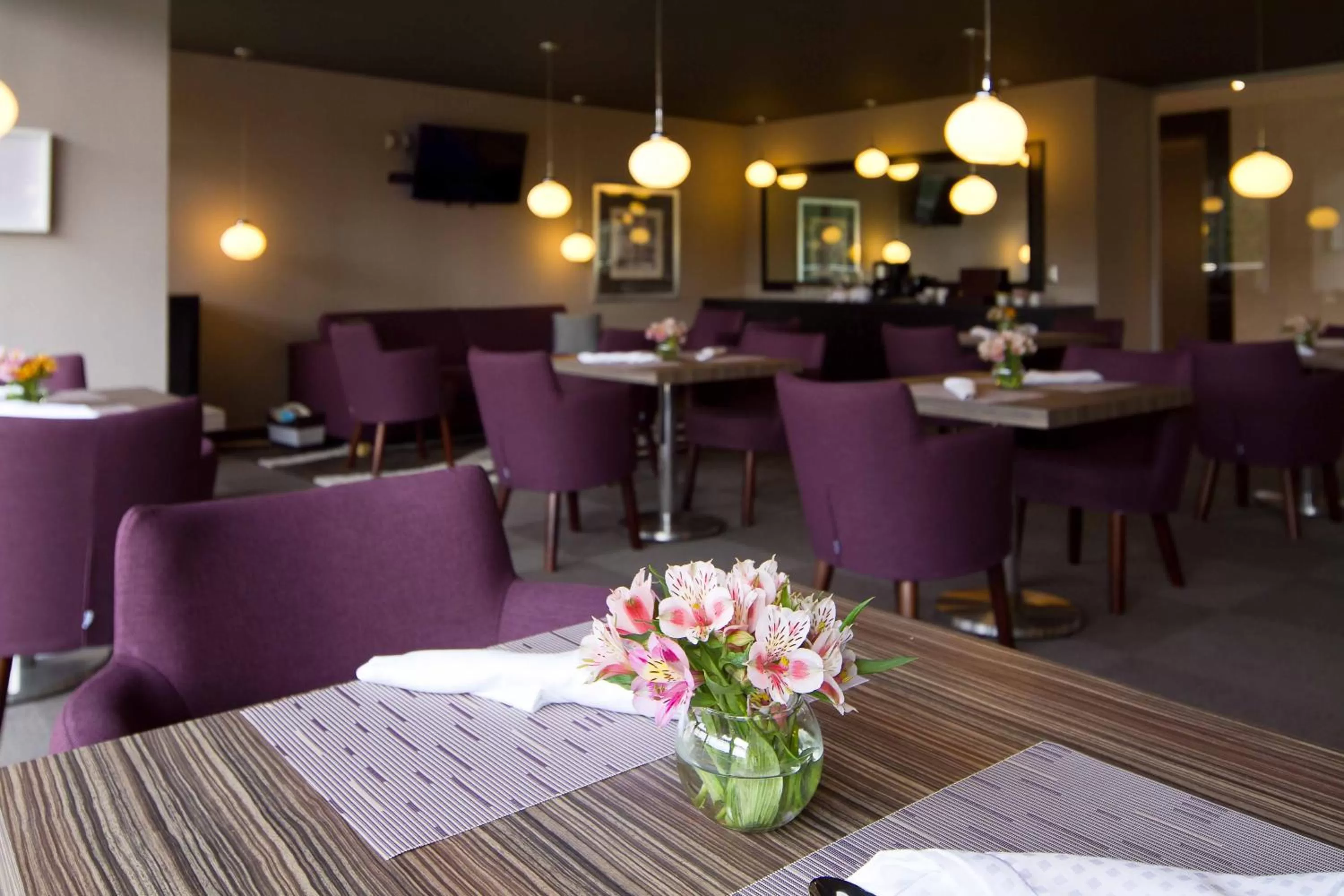 Restaurant/places to eat in Pennsylvania Suites