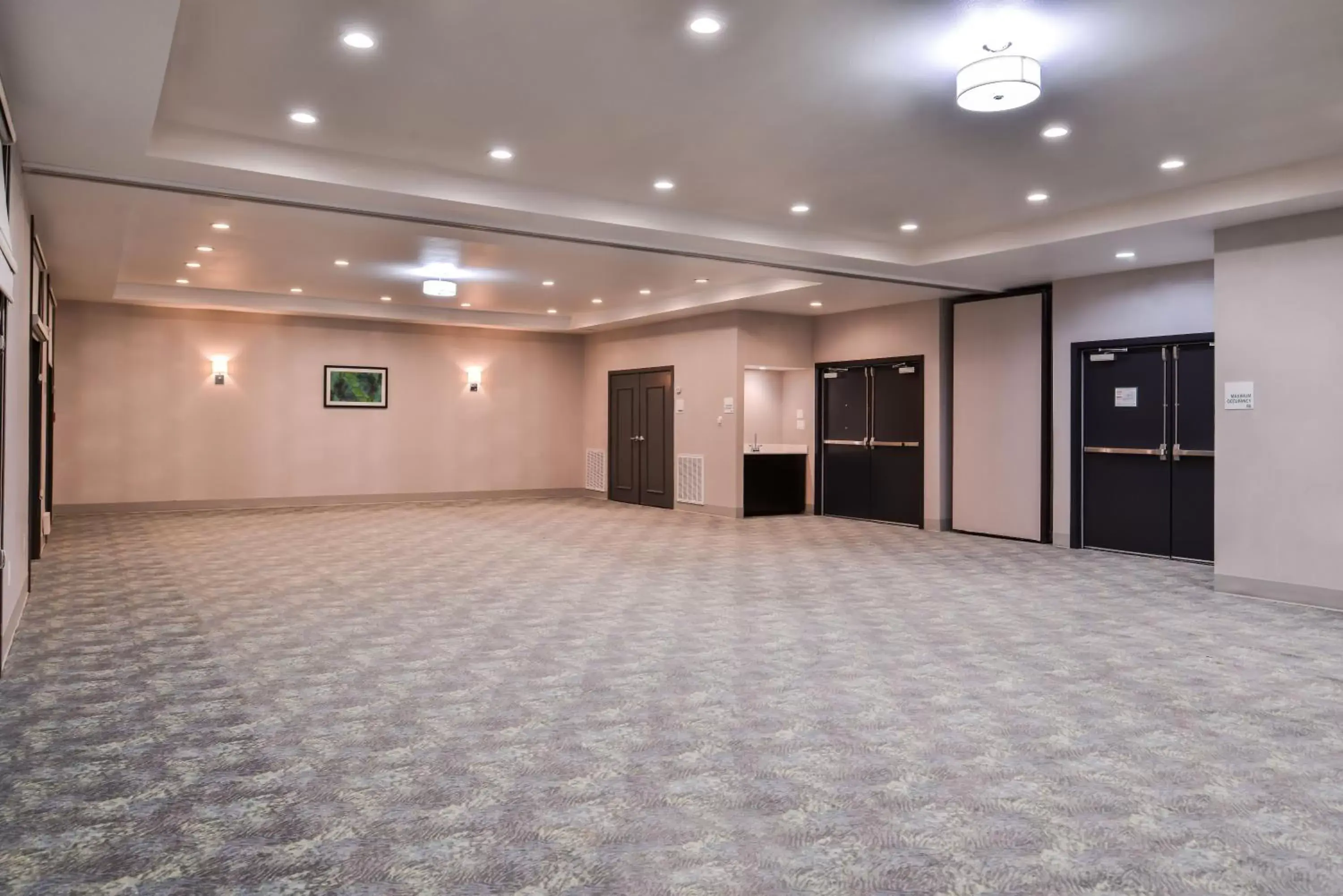 Meeting/conference room in Holiday Inn and Suites Addison, an IHG Hotel