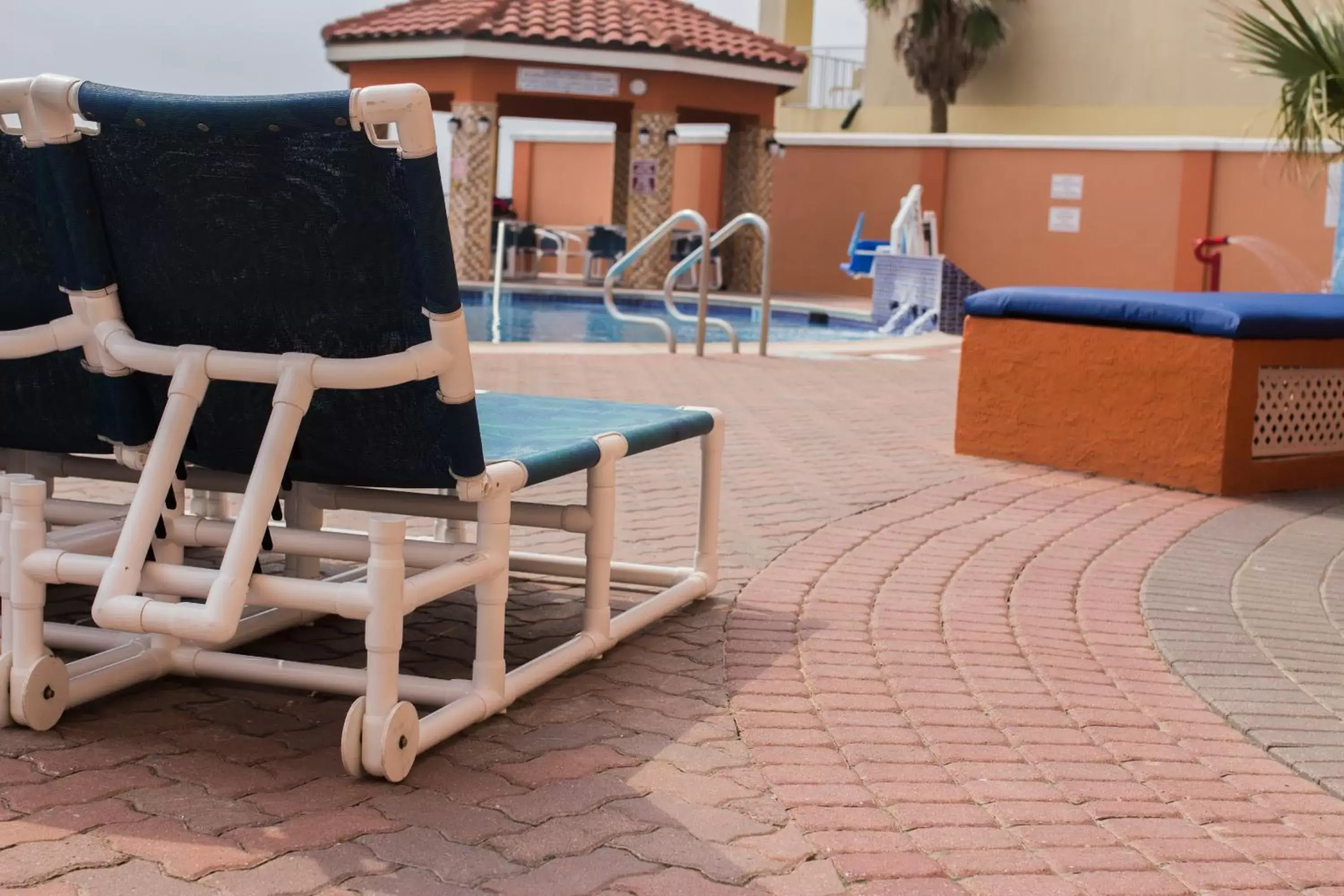 Swimming pool in La Copa Inn Beach Hotel