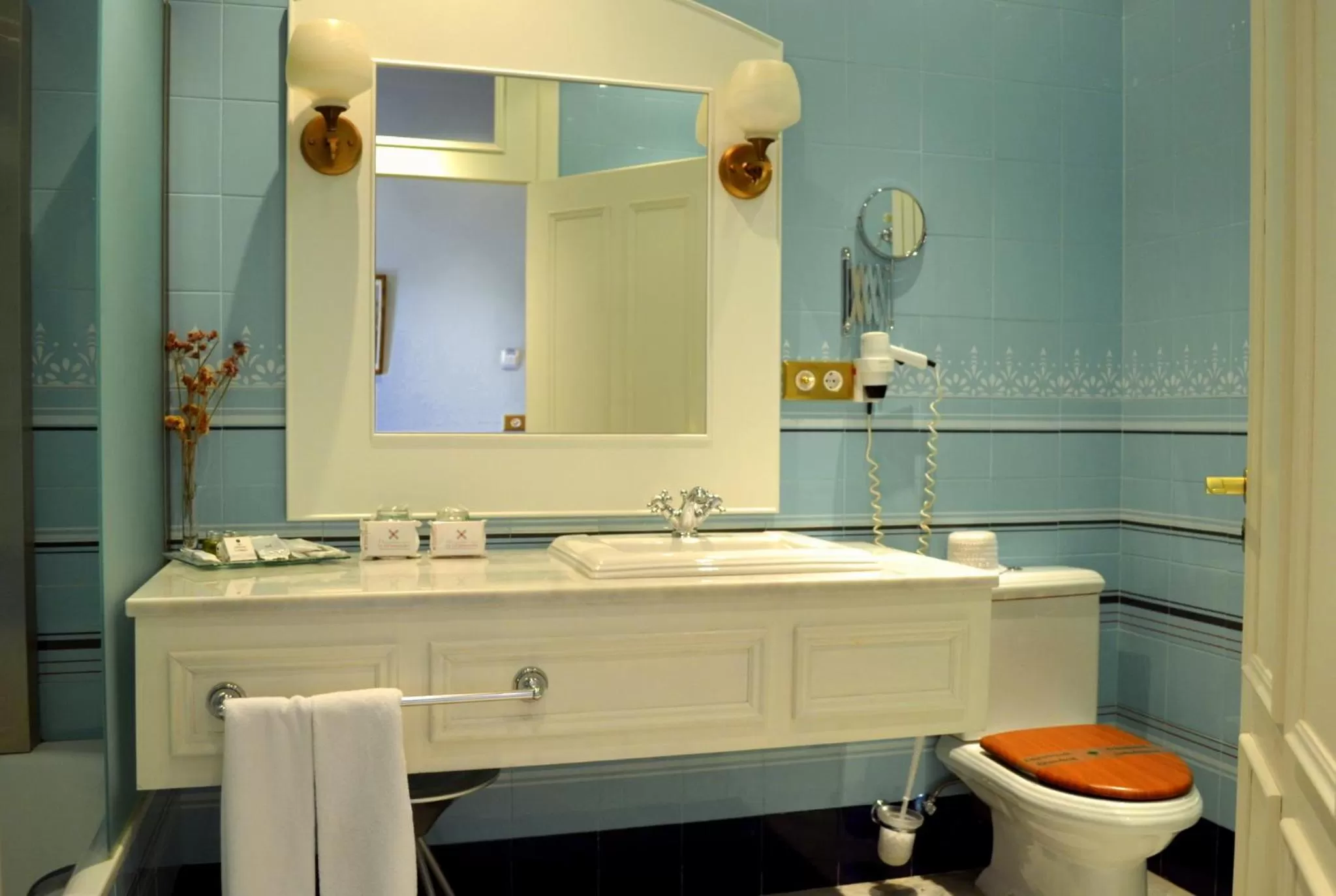 Shower in Hotel Mirador de Llerena