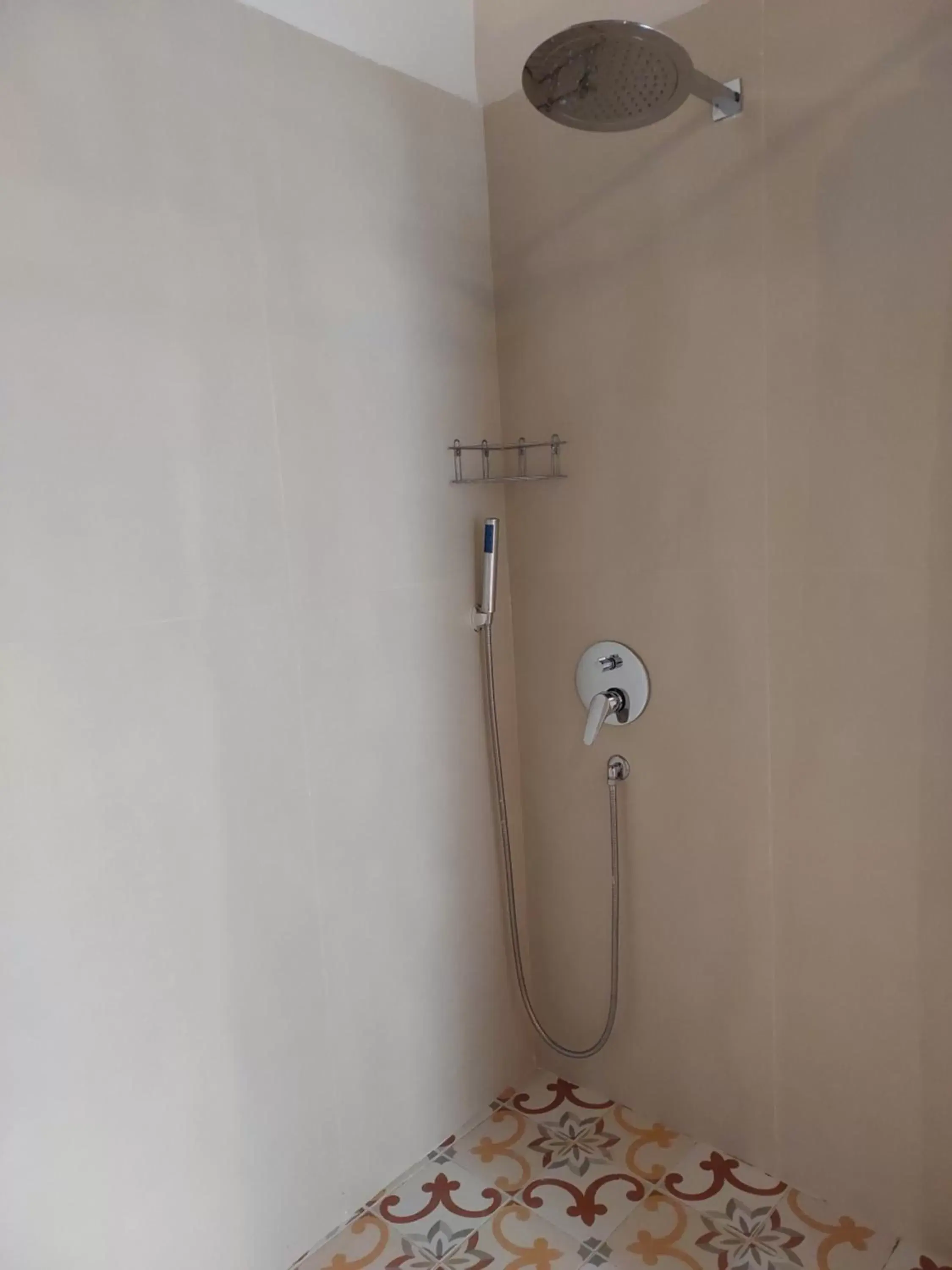 Shower, Bathroom in B&B Palazzo Carafa di Montorio