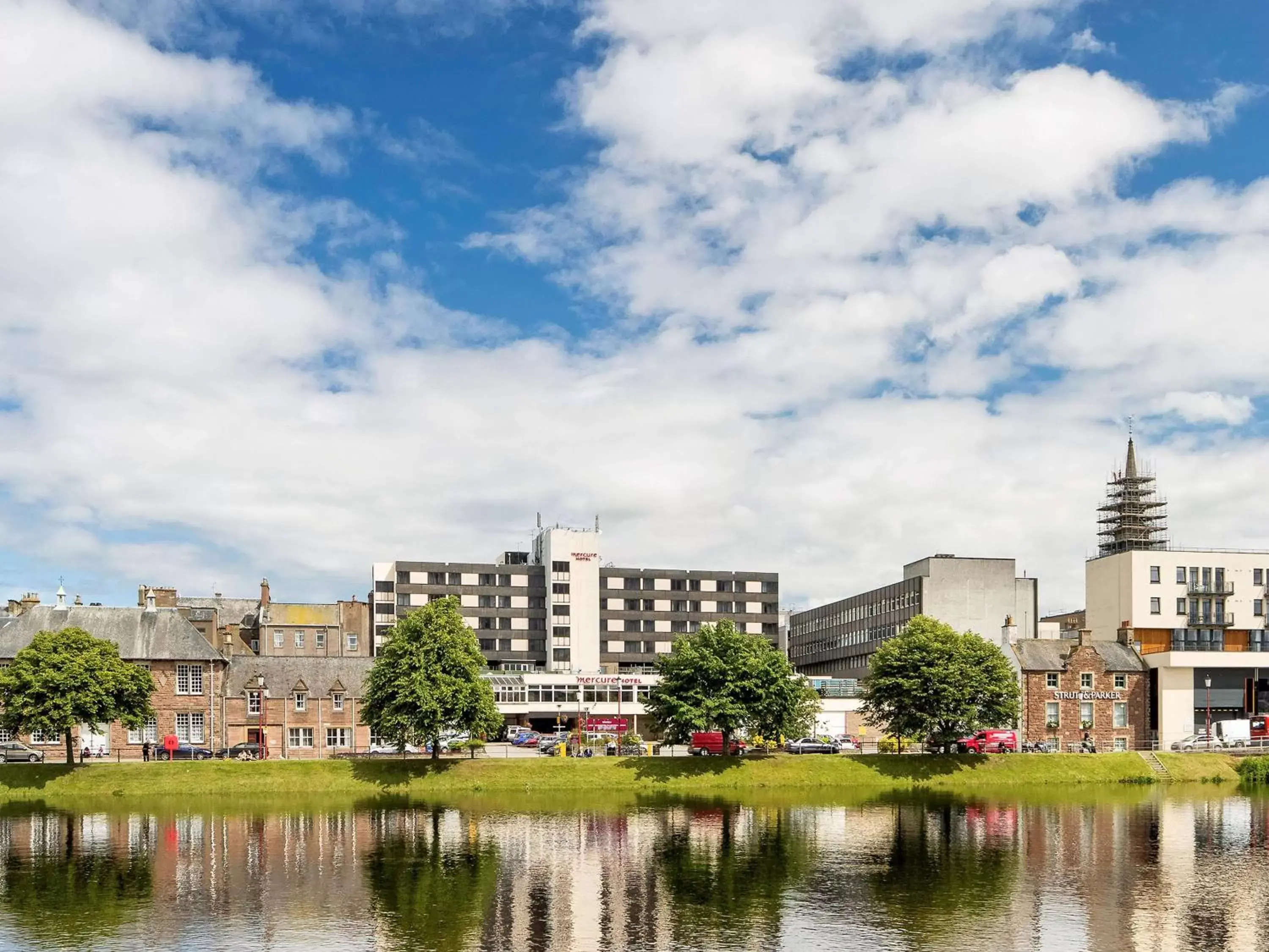 Property building in Mercure Inverness Hotel