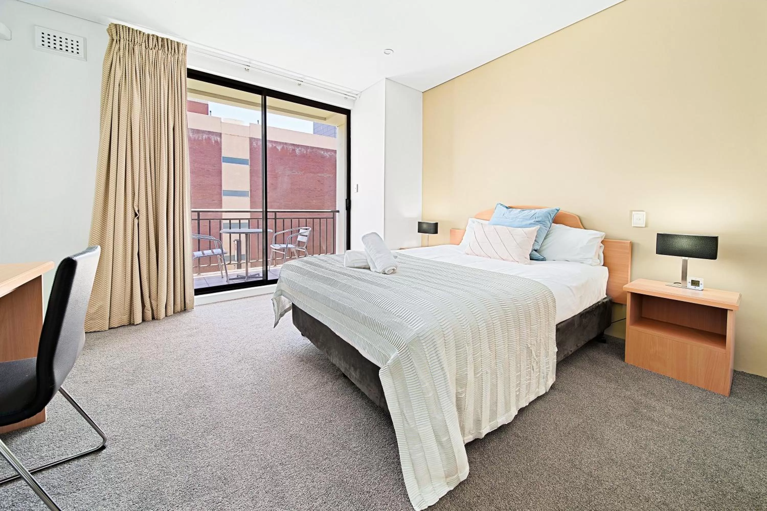 Bedroom, Bed in All Suites Perth