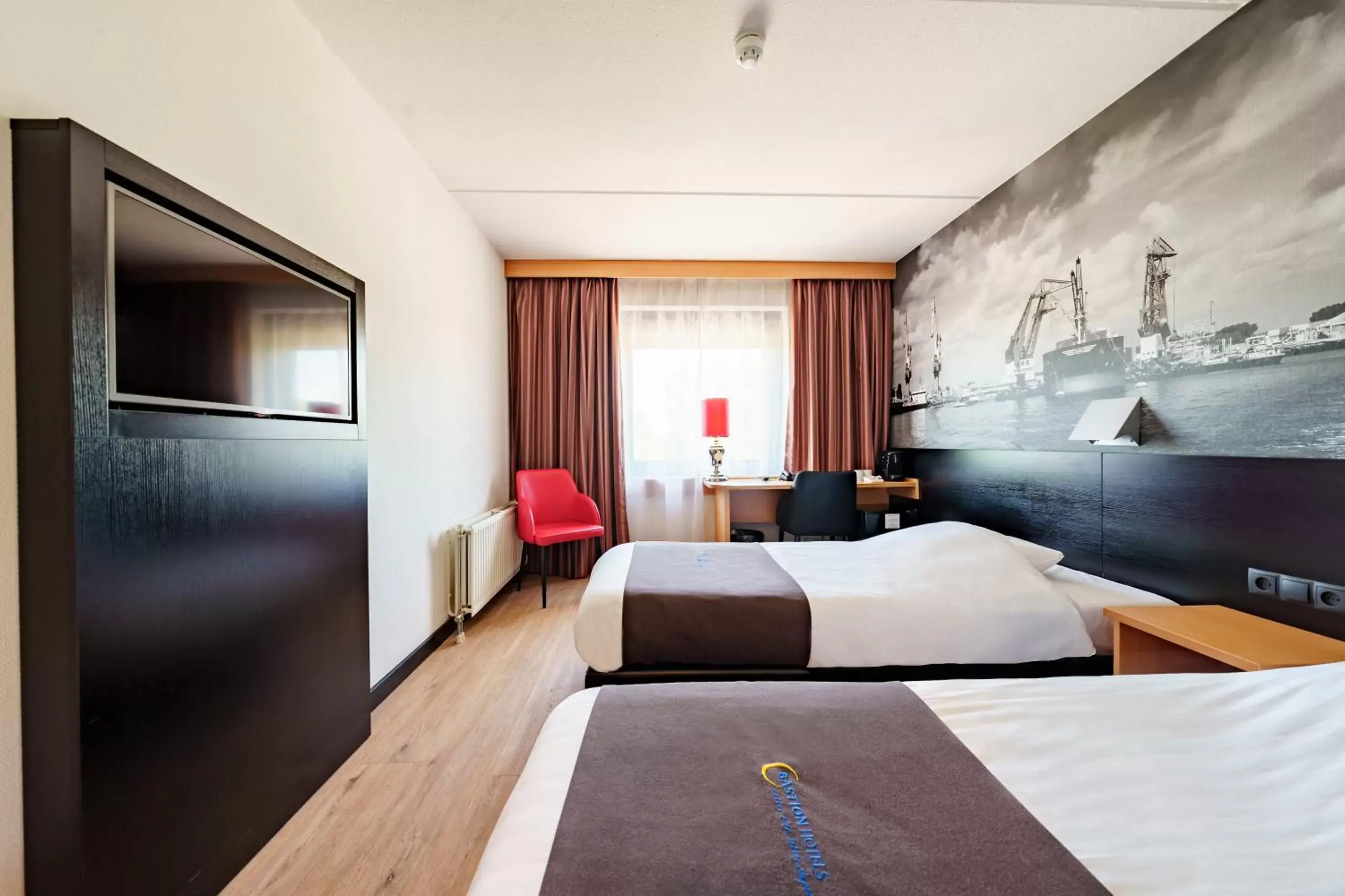 Bedroom, Bed in Bastion Hotel Rotterdam Zuid