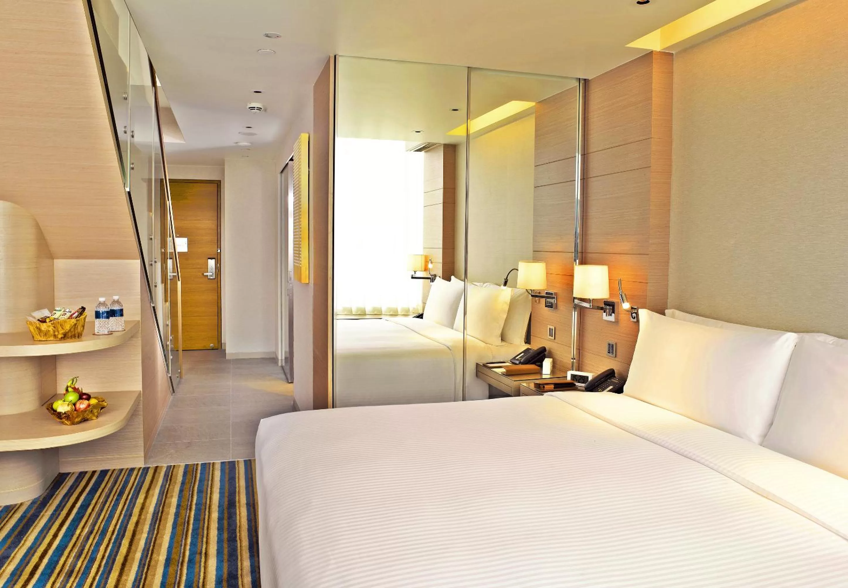 Shower, Bed in One Farrer Hotel