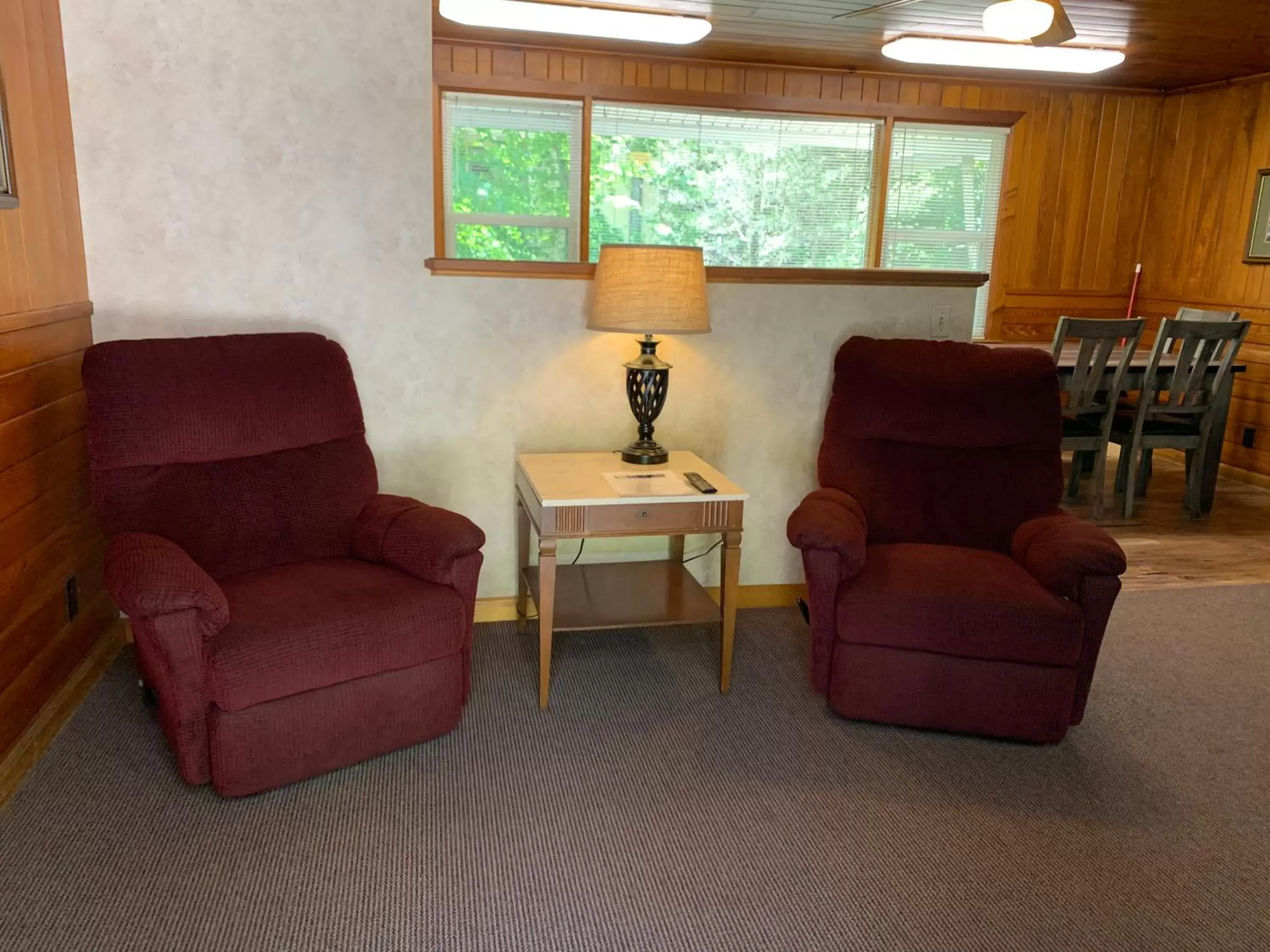 Seating Area in Carr's Northside Hotel and Cottages