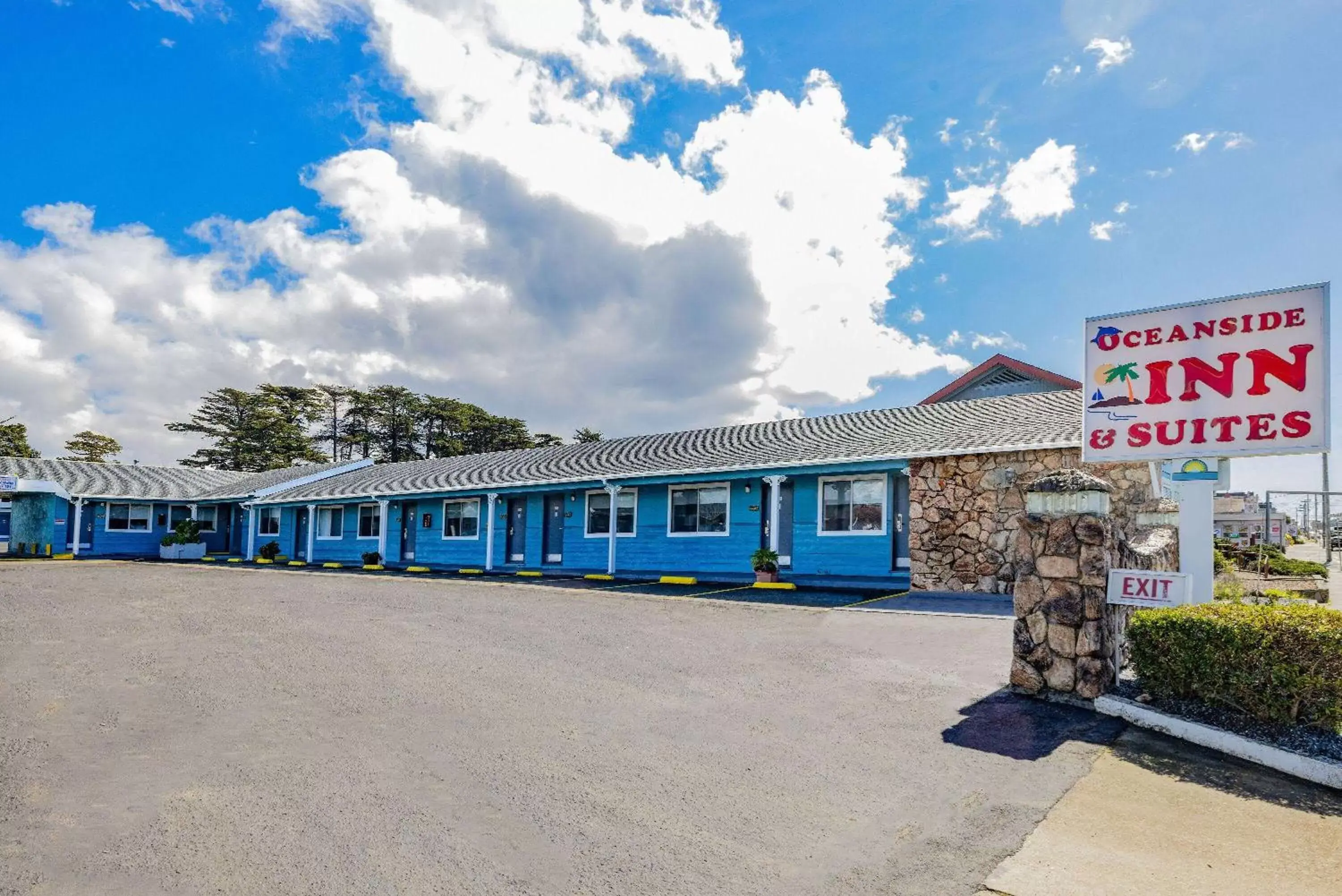 Property building in Oceanside Inn & Suites, a Days Inn by Wyndham Property building in Oceanside Inn & Suites, a Days Inn by Wyndham