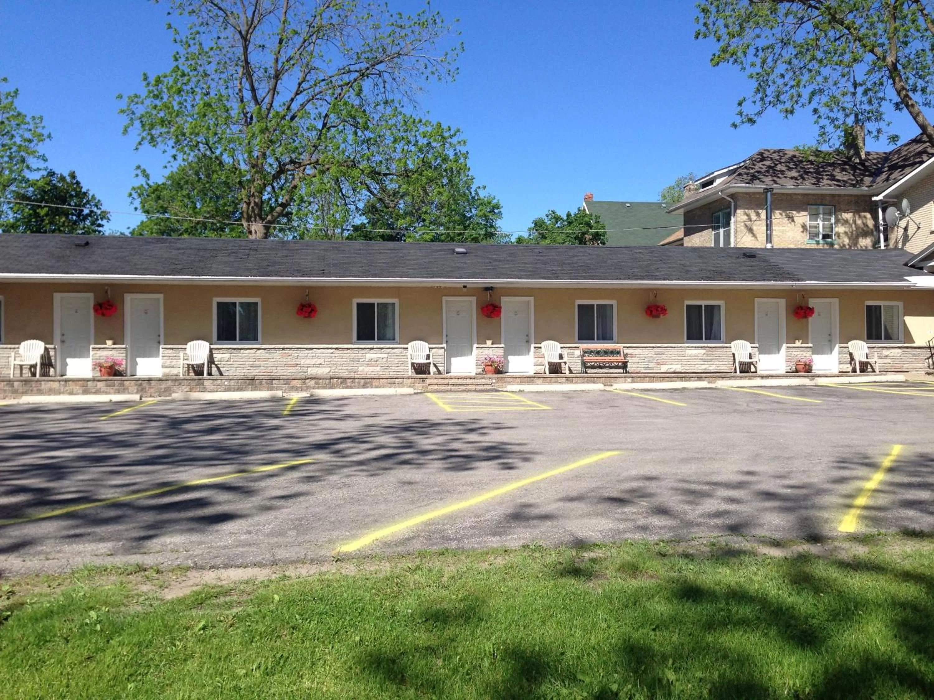 Facade/entrance, Property Building in Kent Inn