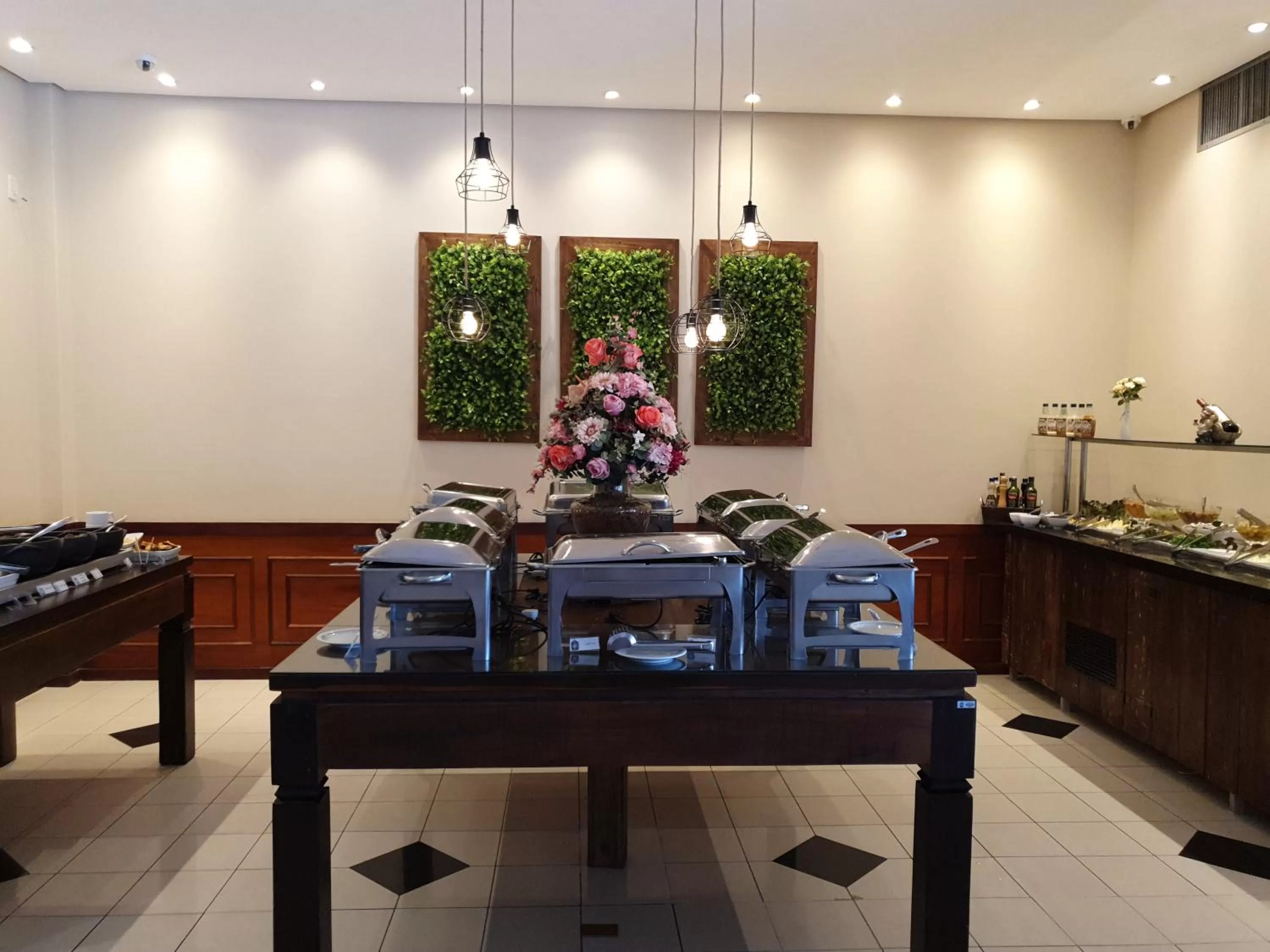 Restaurant/places to eat in Hotel Estação 101 - Brusque