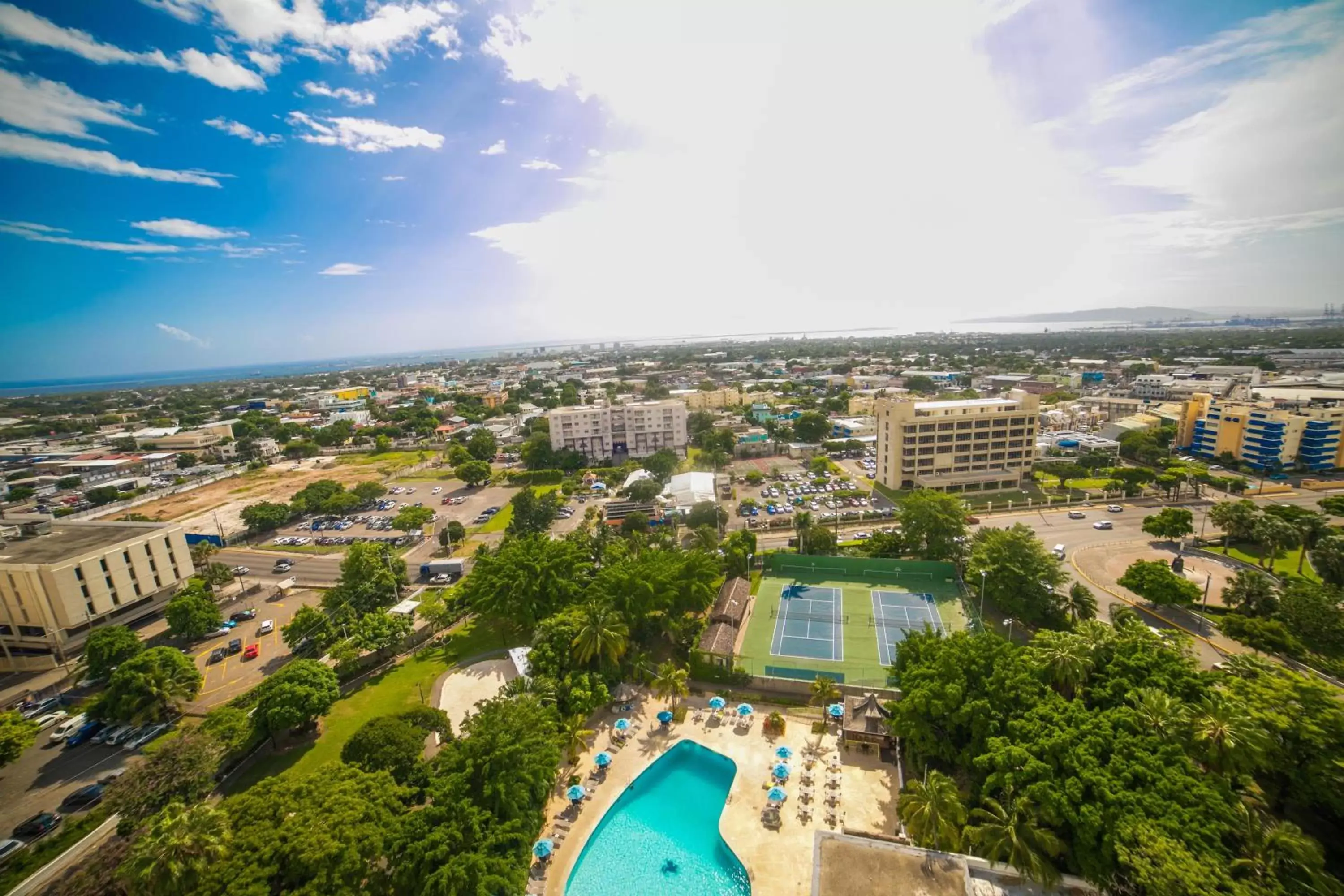 Bird's eye view, Bird's-eye View in The Jamaica Pegasus Hotel