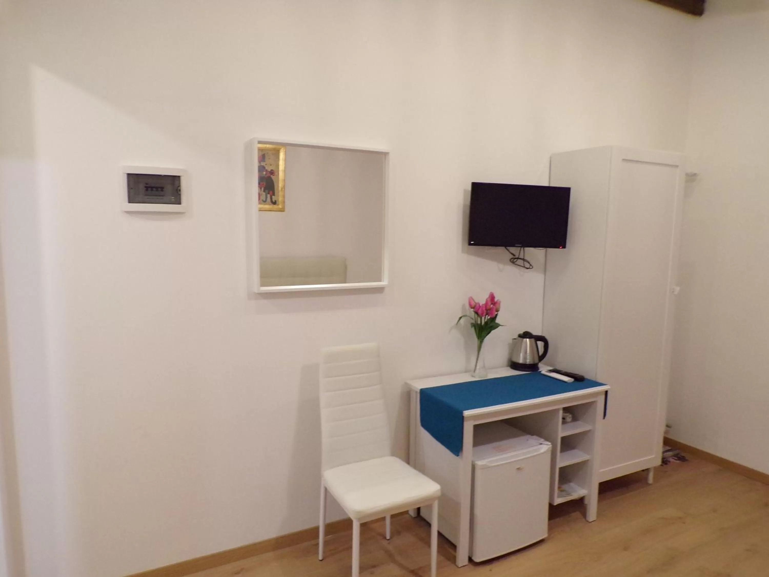 Property building, TV/Entertainment Center in Casa Venier