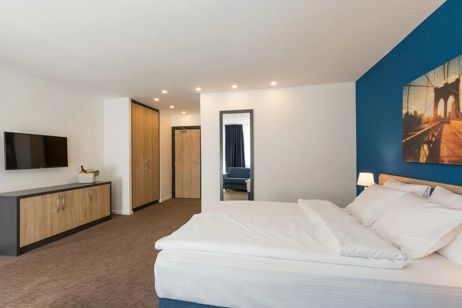 Photo of the whole room, Bed in Premium Crown Suites