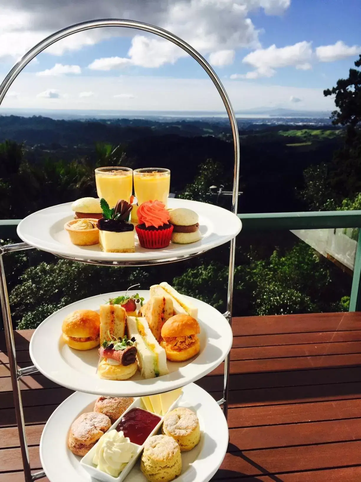 Restaurant/places to eat in Waitakere Resort & Spa