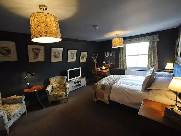Bedroom in The Lamb Inn