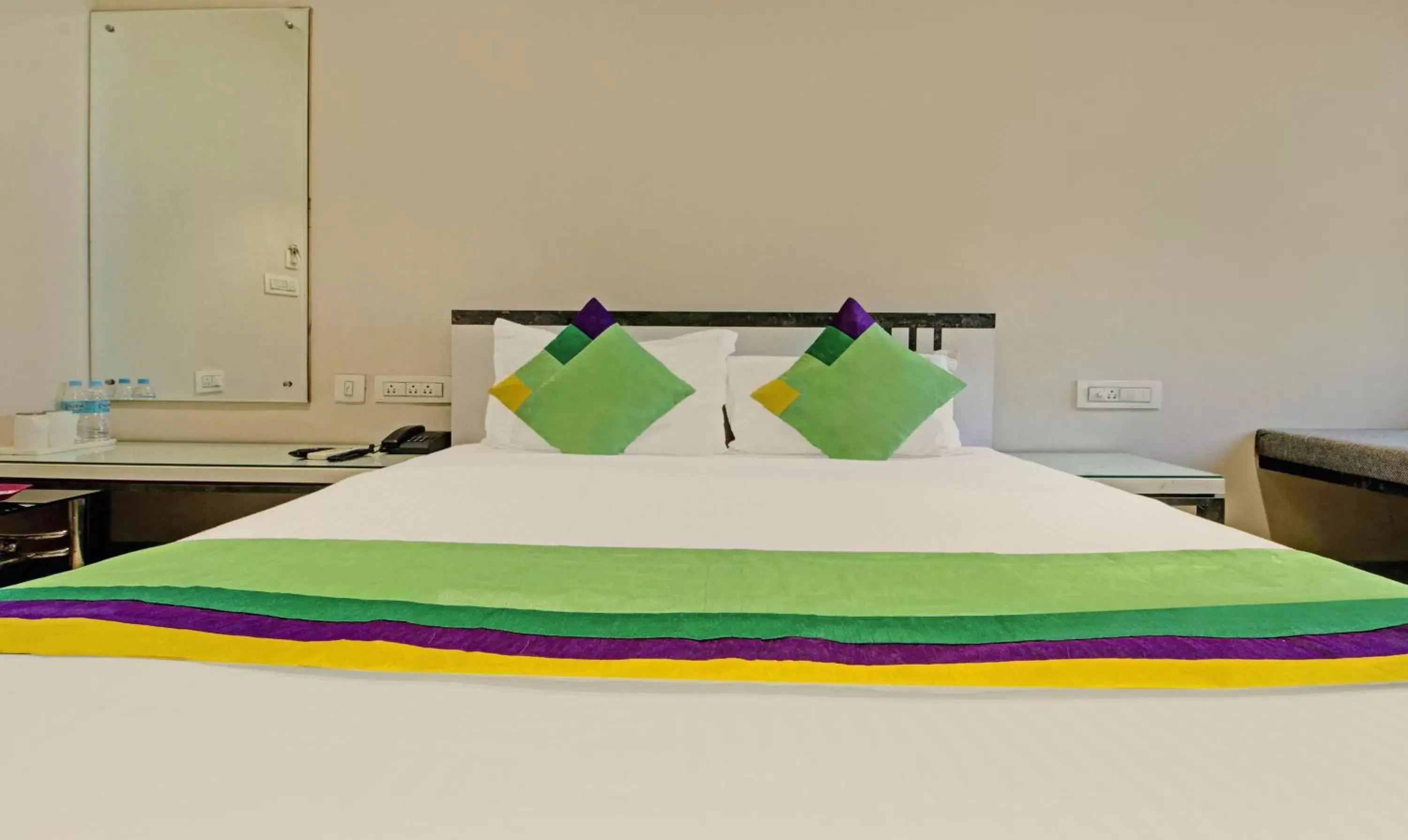 Economy Double Room in Treebo Trend Glassotel Ruby Economy Double Room in Treebo Trend Glassotel Ruby