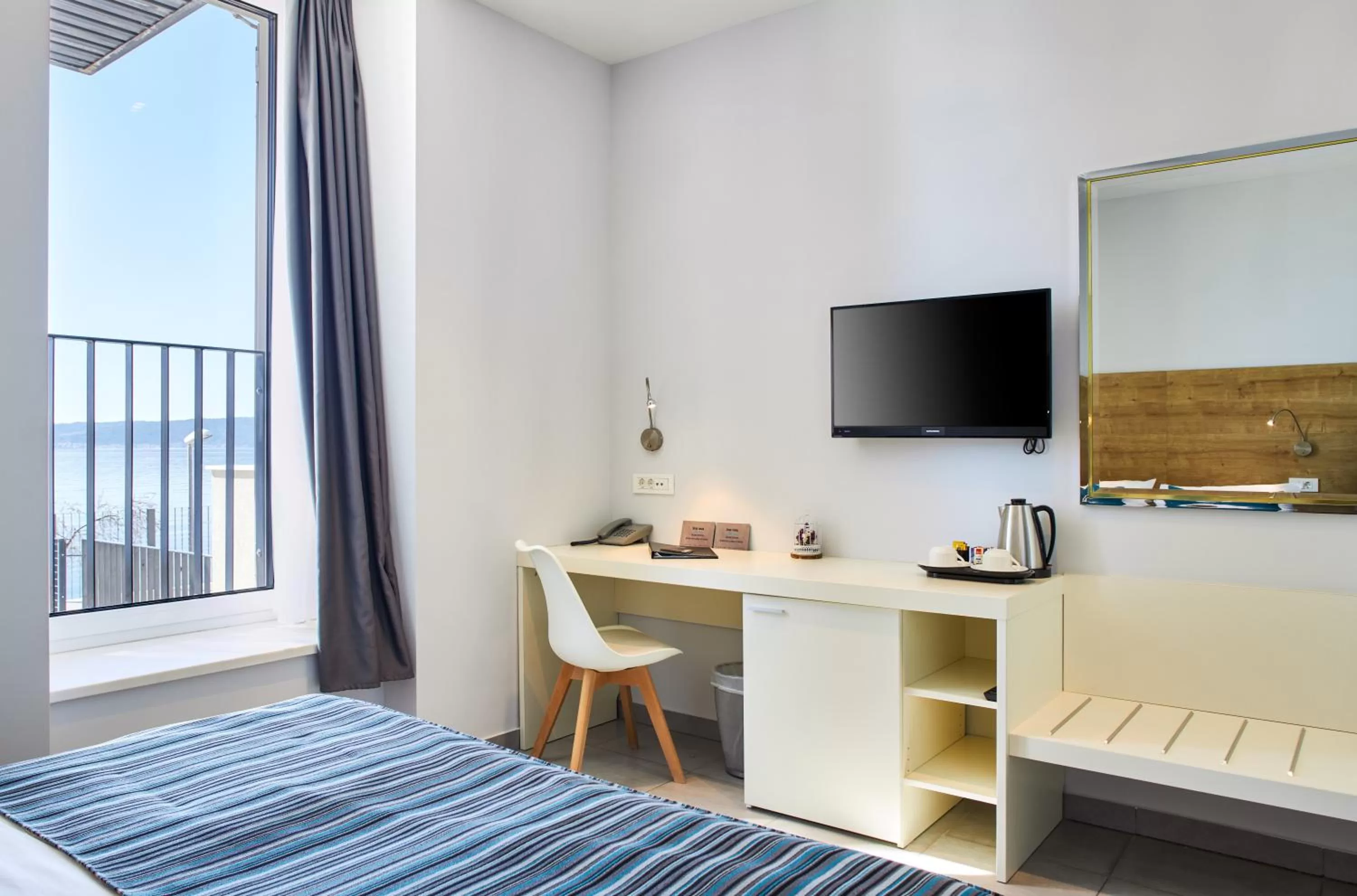 Day, Bed in Hotel Štacija