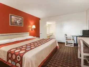 King Room with Roll-In Shower - Mobility/Hearing Accessible - Non-Smoking in Super 8 by Wyndham Athens TX