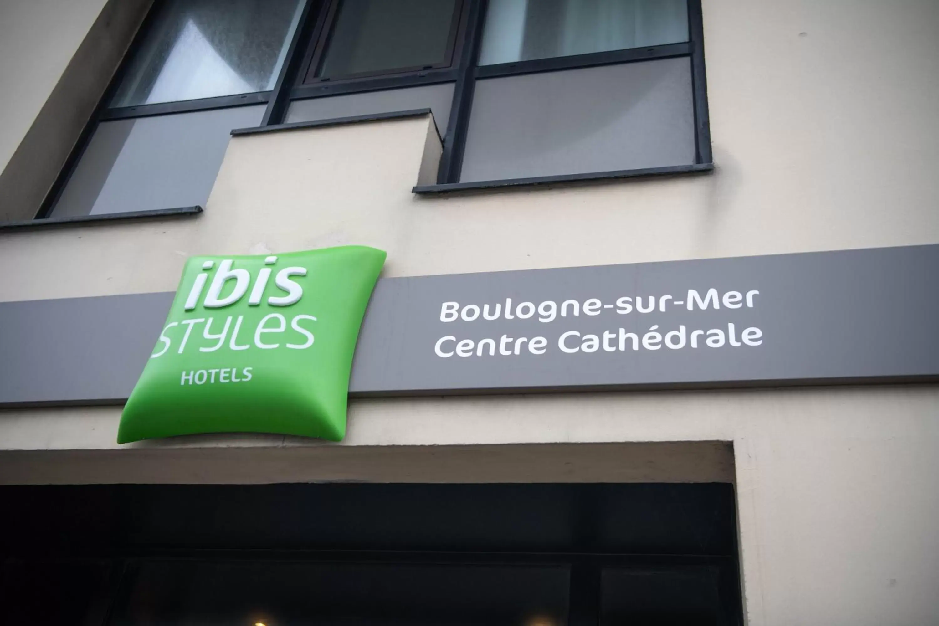 Property logo or sign in ibis Styles Boulogne sur Mer Centre Cathédrale