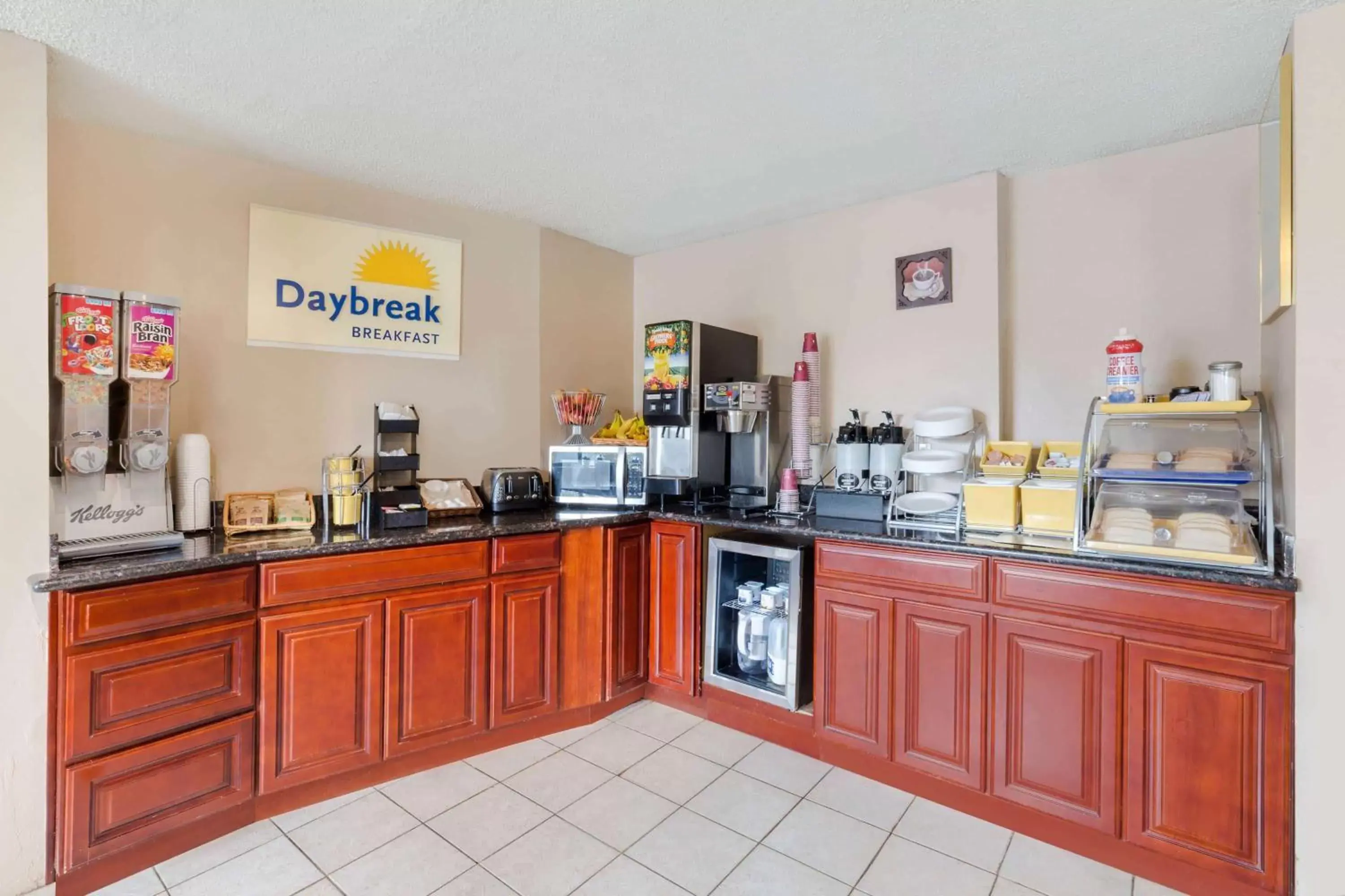 Restaurant/places to eat in Days Inn by Wyndham Auburn Restaurant/places to eat in Days Inn by Wyndham Auburn