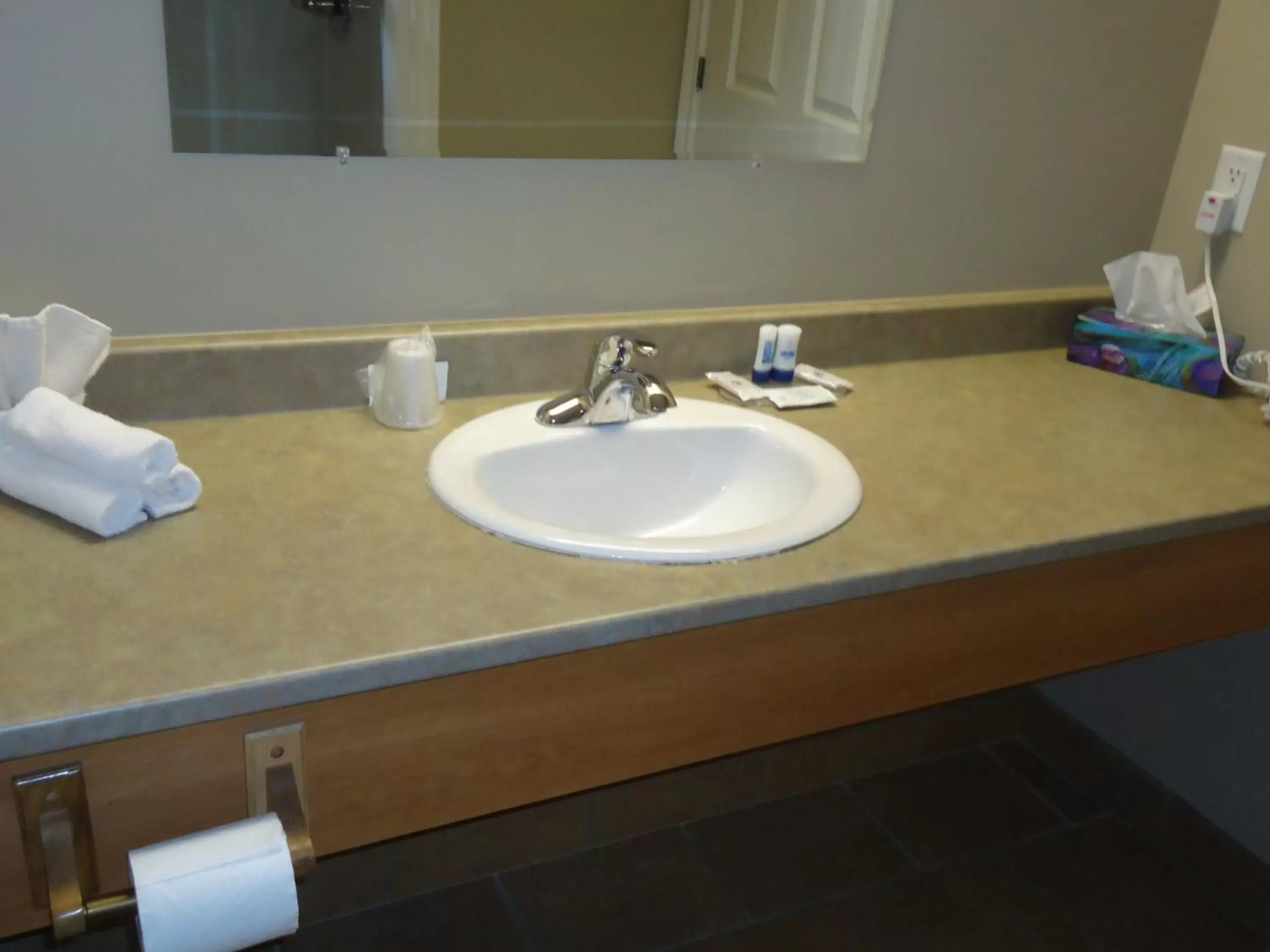 Bathroom in Auberge Bouctouche Inn & Suites