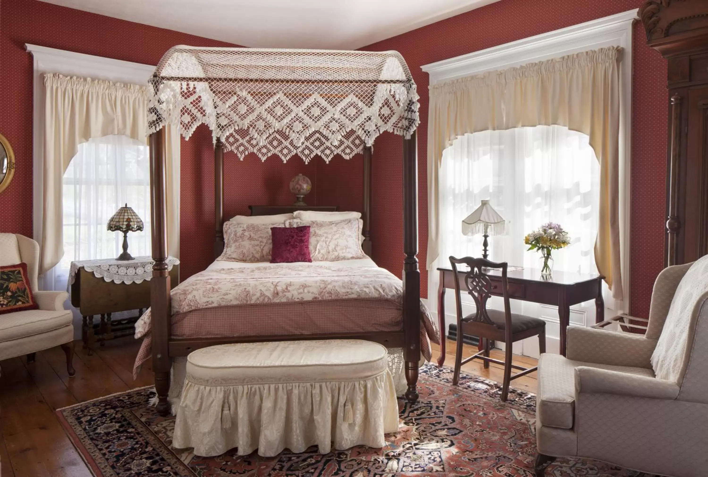 Traditional Queen Room in Isaiah Jones Homestead Bed and Breakfast Traditional Queen Room in Isaiah Jones Homestead Bed and Breakfast