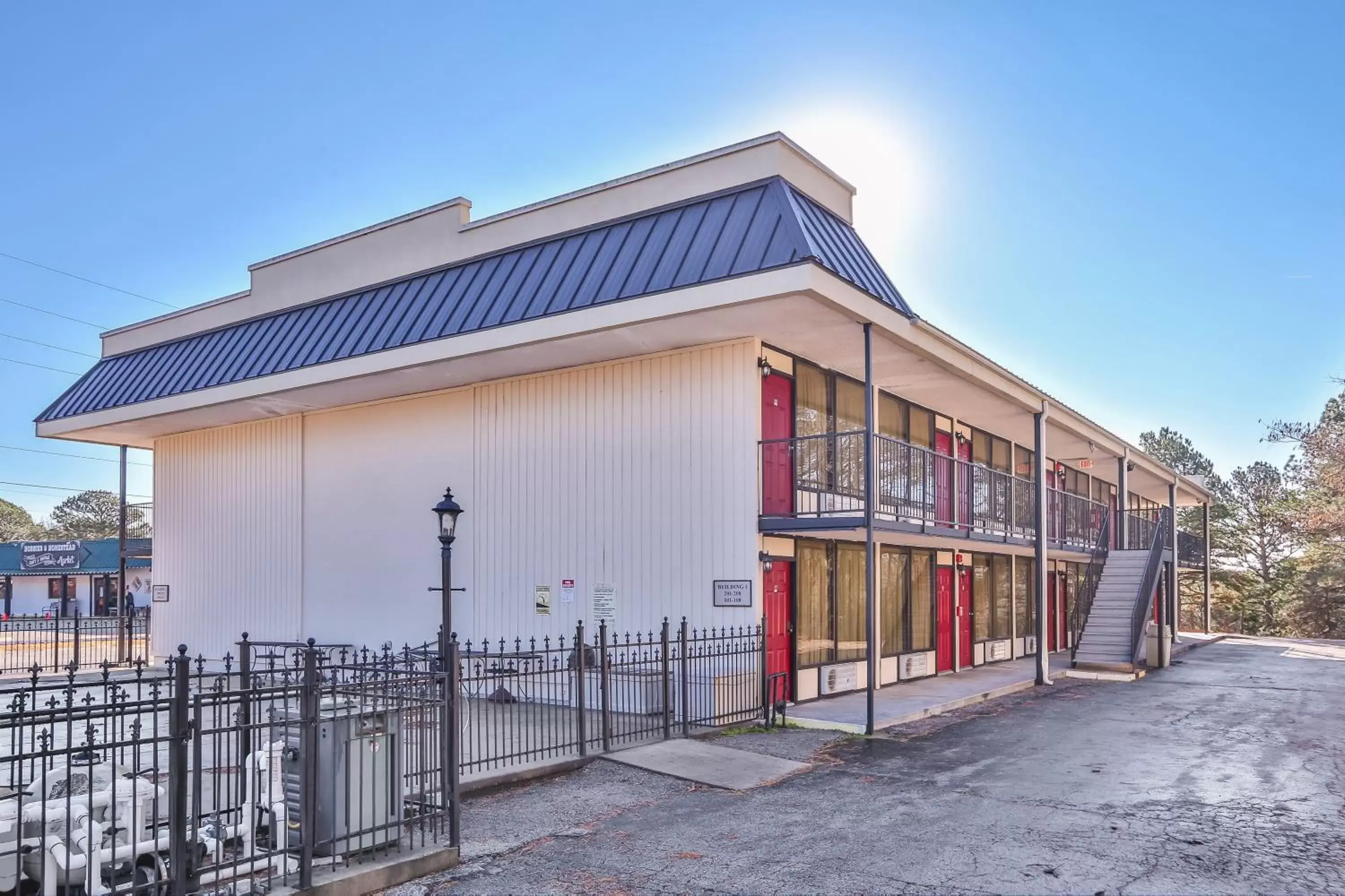 Property building in Candlewick Inn and Suites Property building in Candlewick Inn and Suites