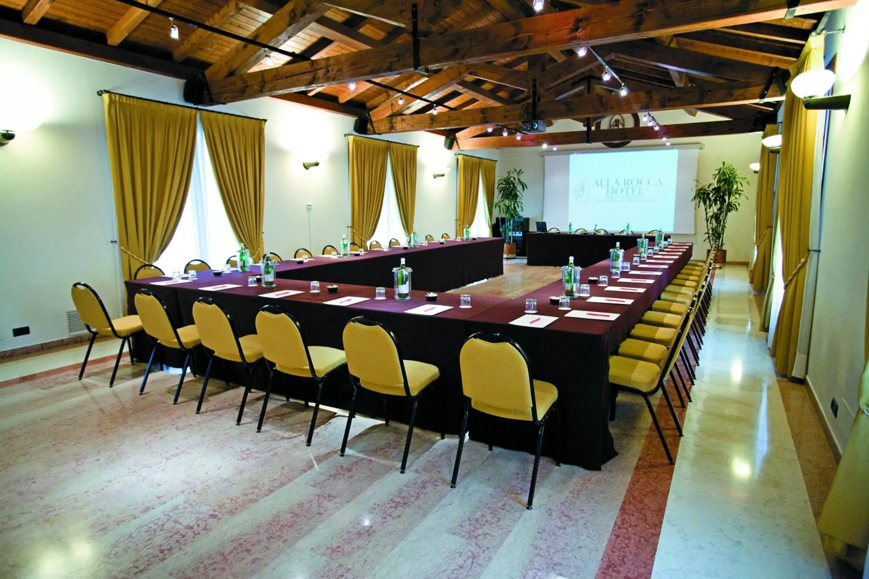 Business facilities in Alla Rocca Hotel Conference & Restaurant