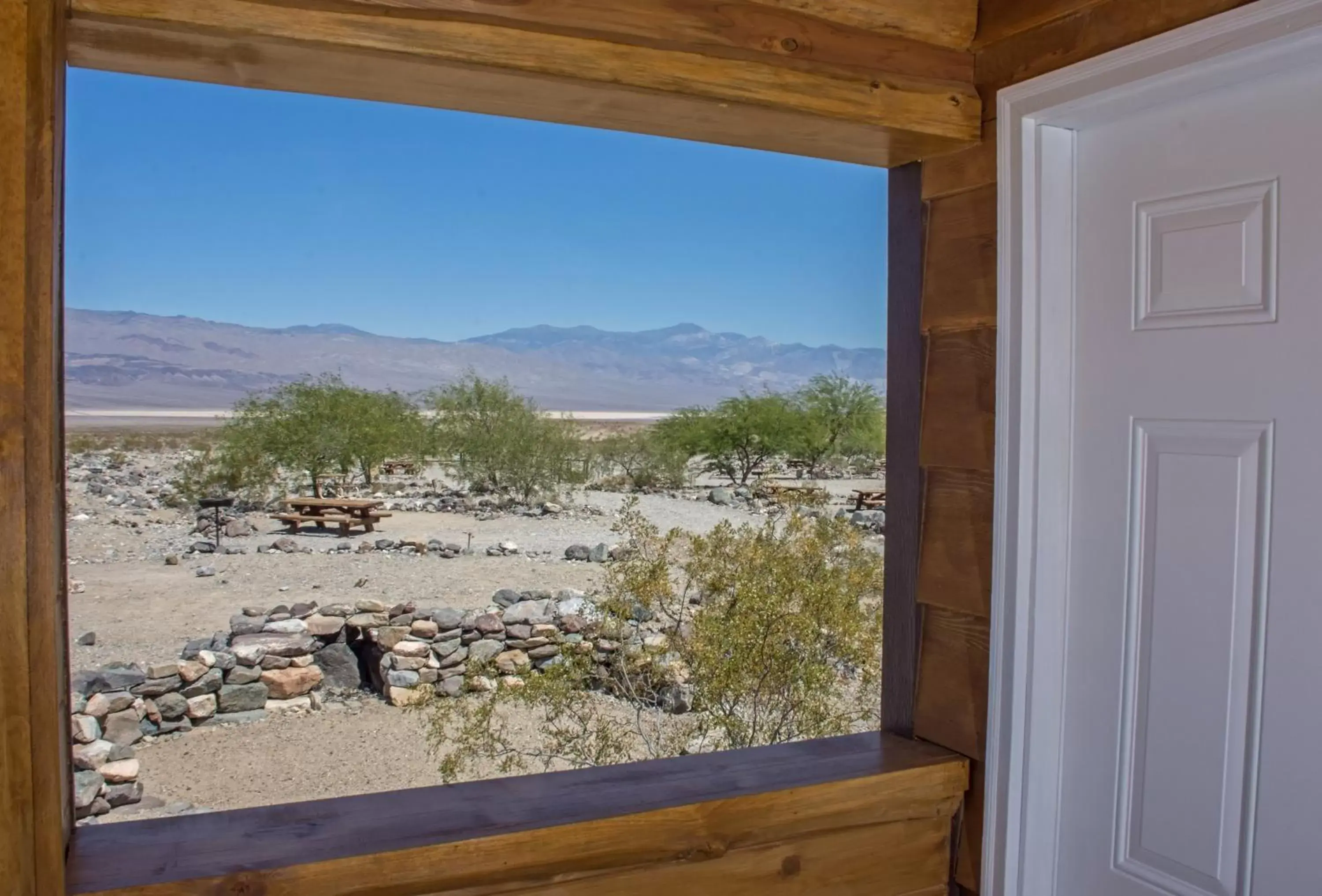 Mountain view in Panamint Springs Motel & Tents