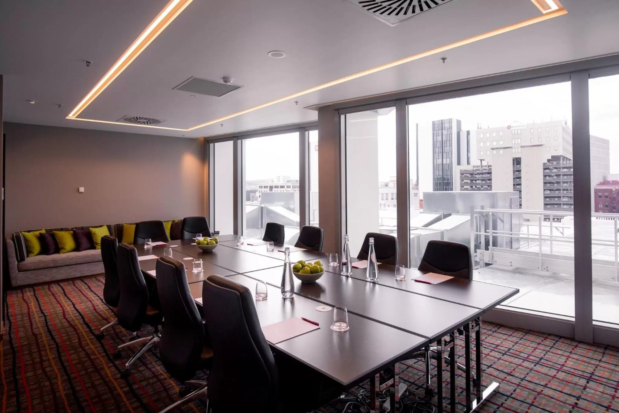 Meeting/conference room in Crowne Plaza Hobart by IHG