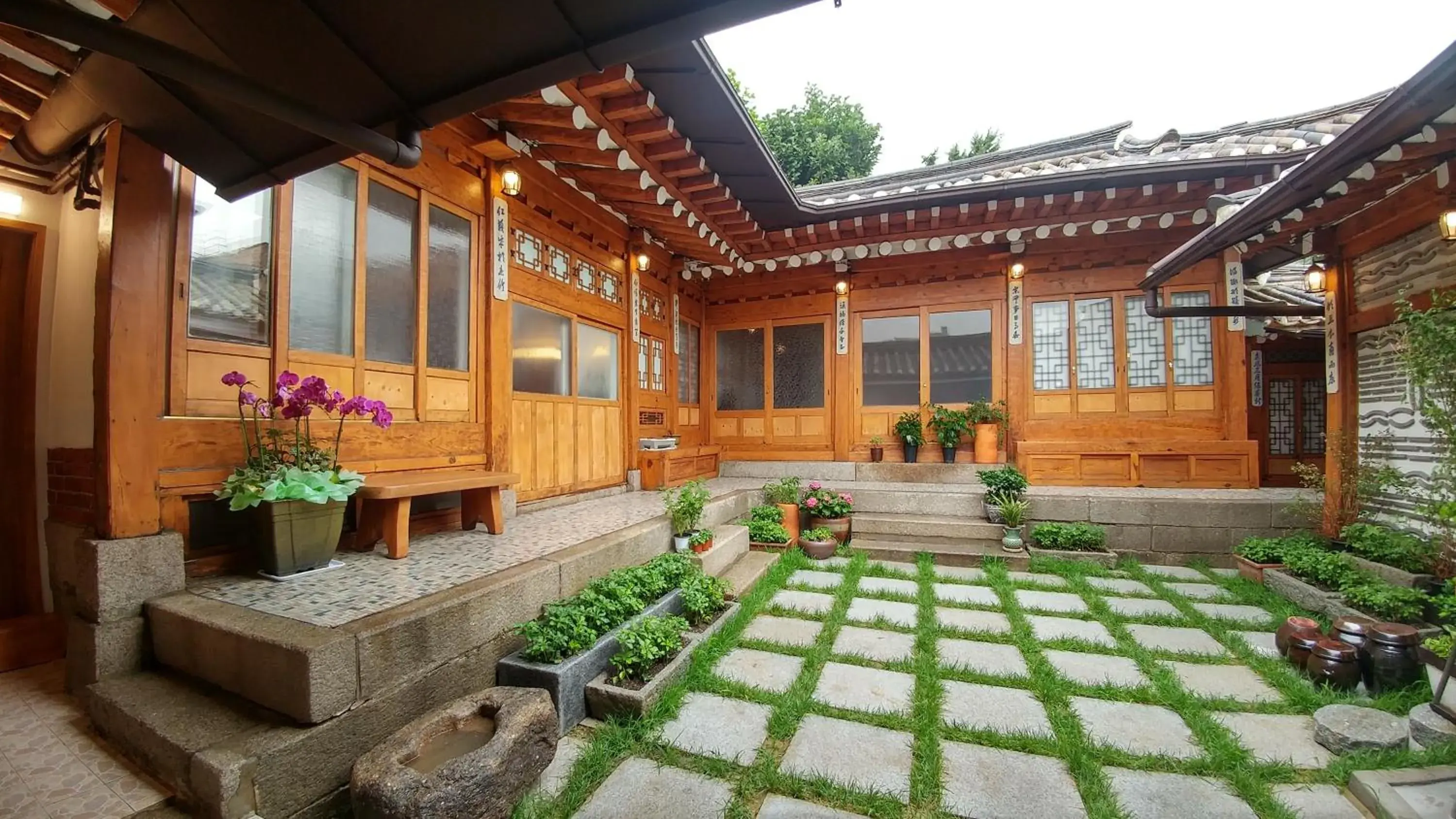 Property building in Bukchon Sosunjae Hanok Guesthouse