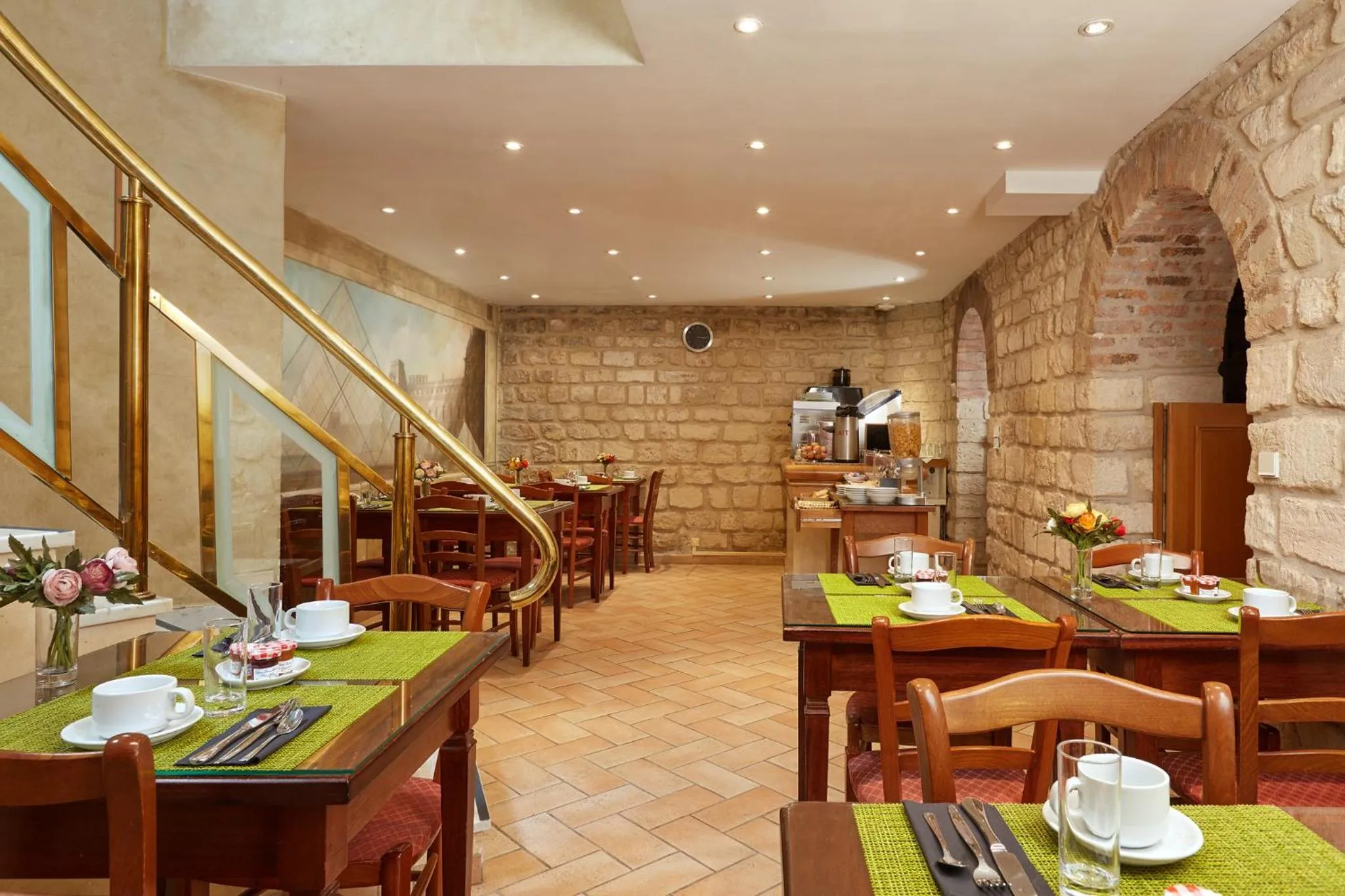 Breakfast in Montparnasse Daguerre