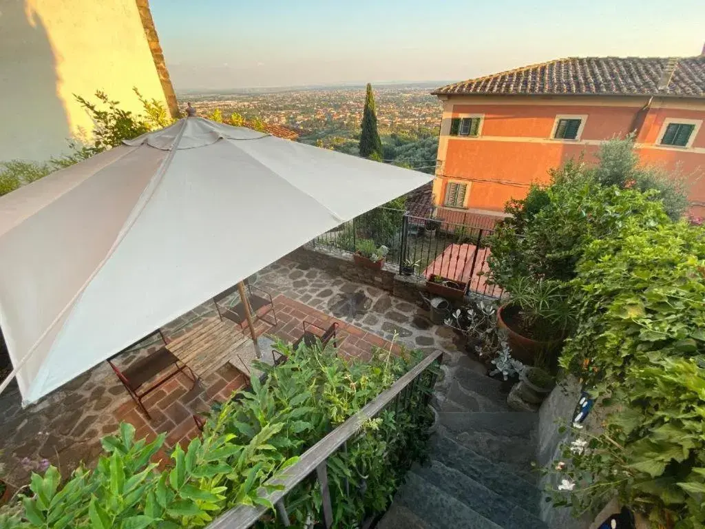 Patio in Hotel Villa Sermolli