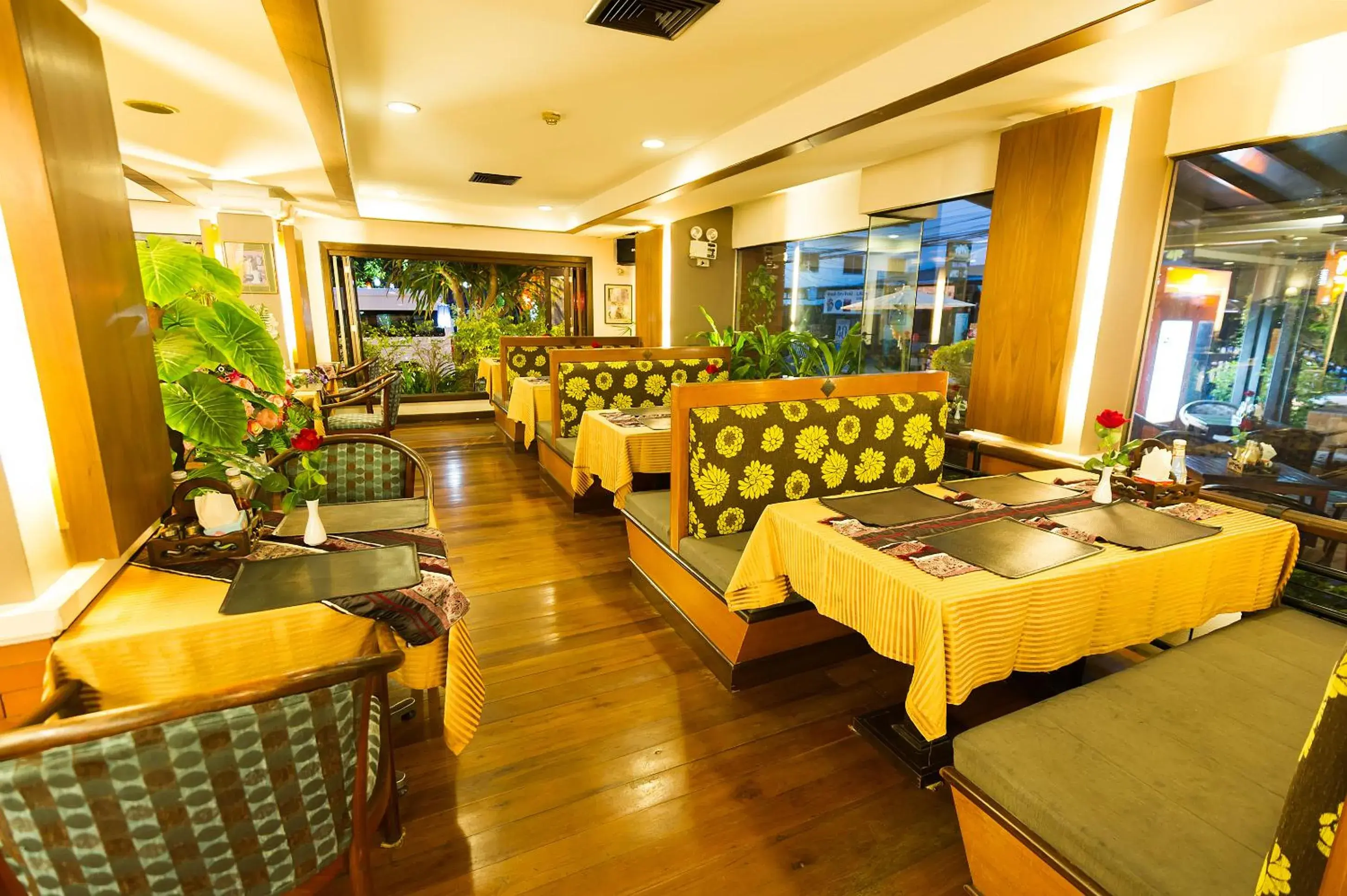 Dining area, Restaurant/Places to Eat in Chiangmai Gate Hotel
