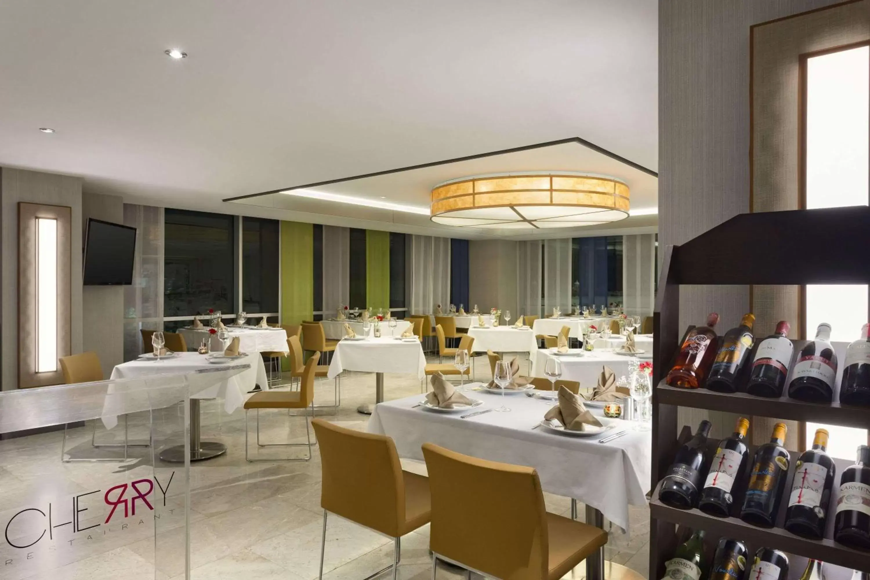 Restaurant/Places to Eat in Ramada Hotel & Suites by Wyndham Izmir Kemalpasa